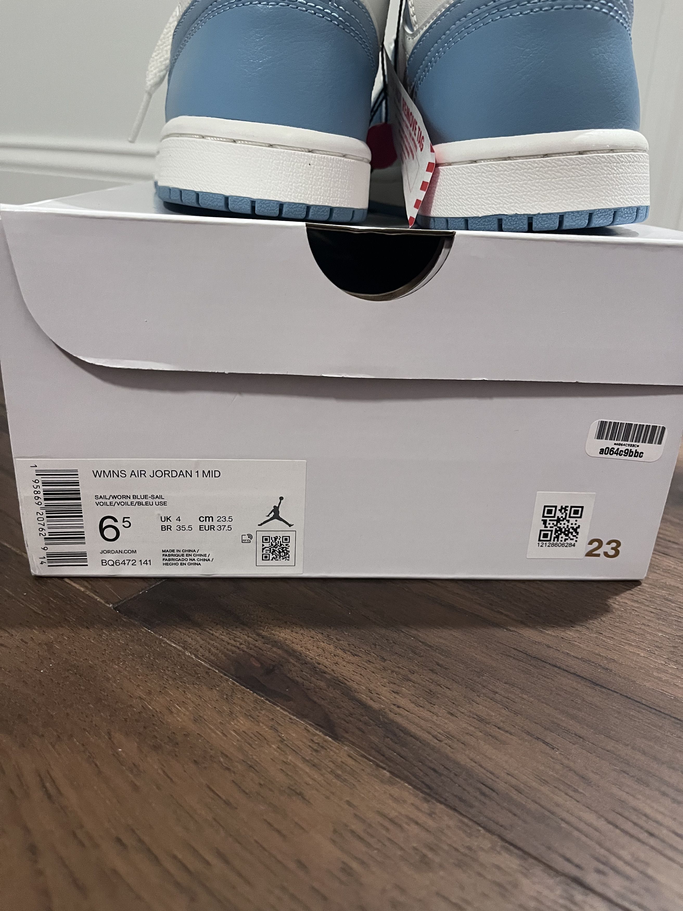 Nike Jordan 1 Mid UNC Size US 6.5 / IT 36.5 - 5 Thumbnail