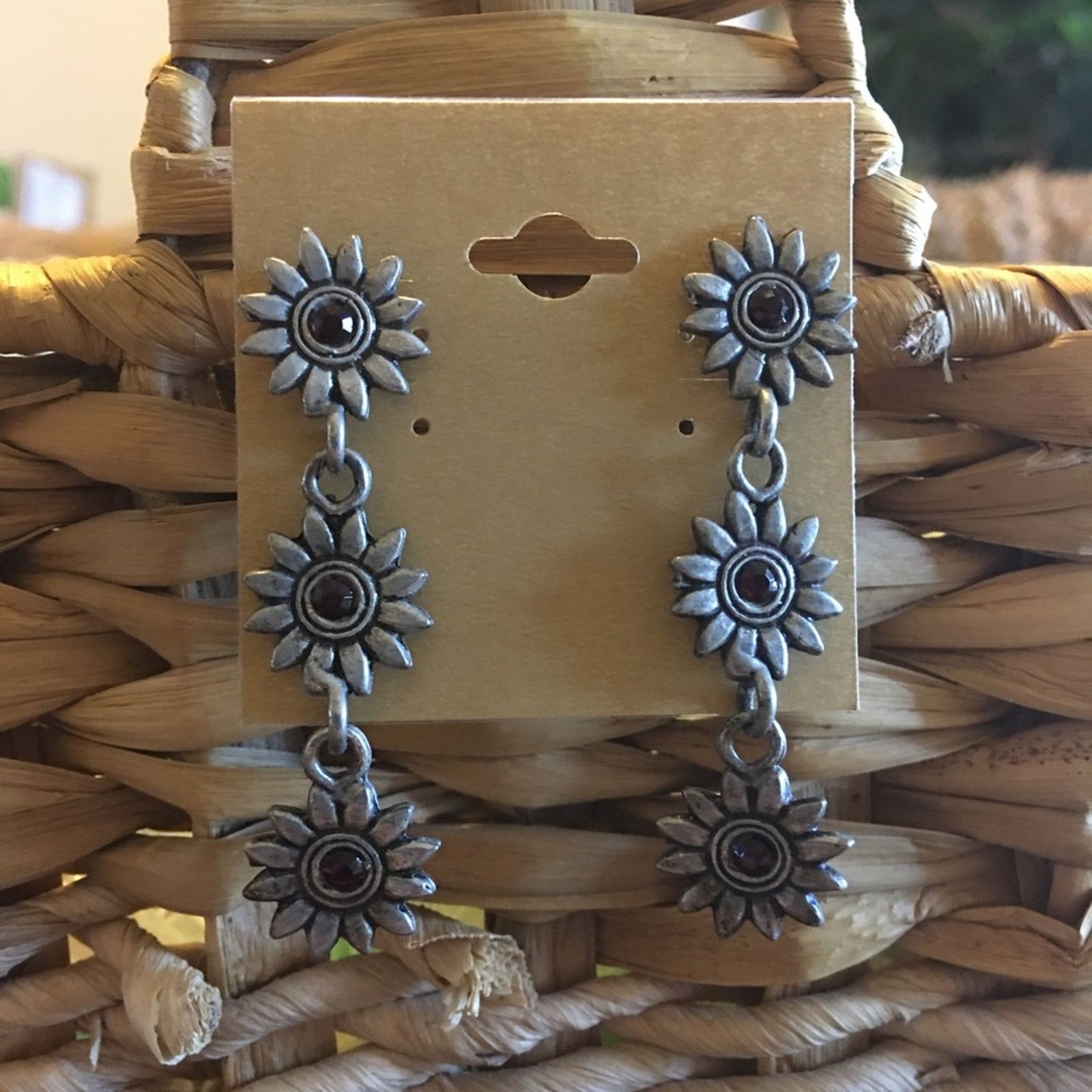 Vintage Vintage antique silver faux ruby daisy earrings Size ONE SIZE - 1 Thumbnail