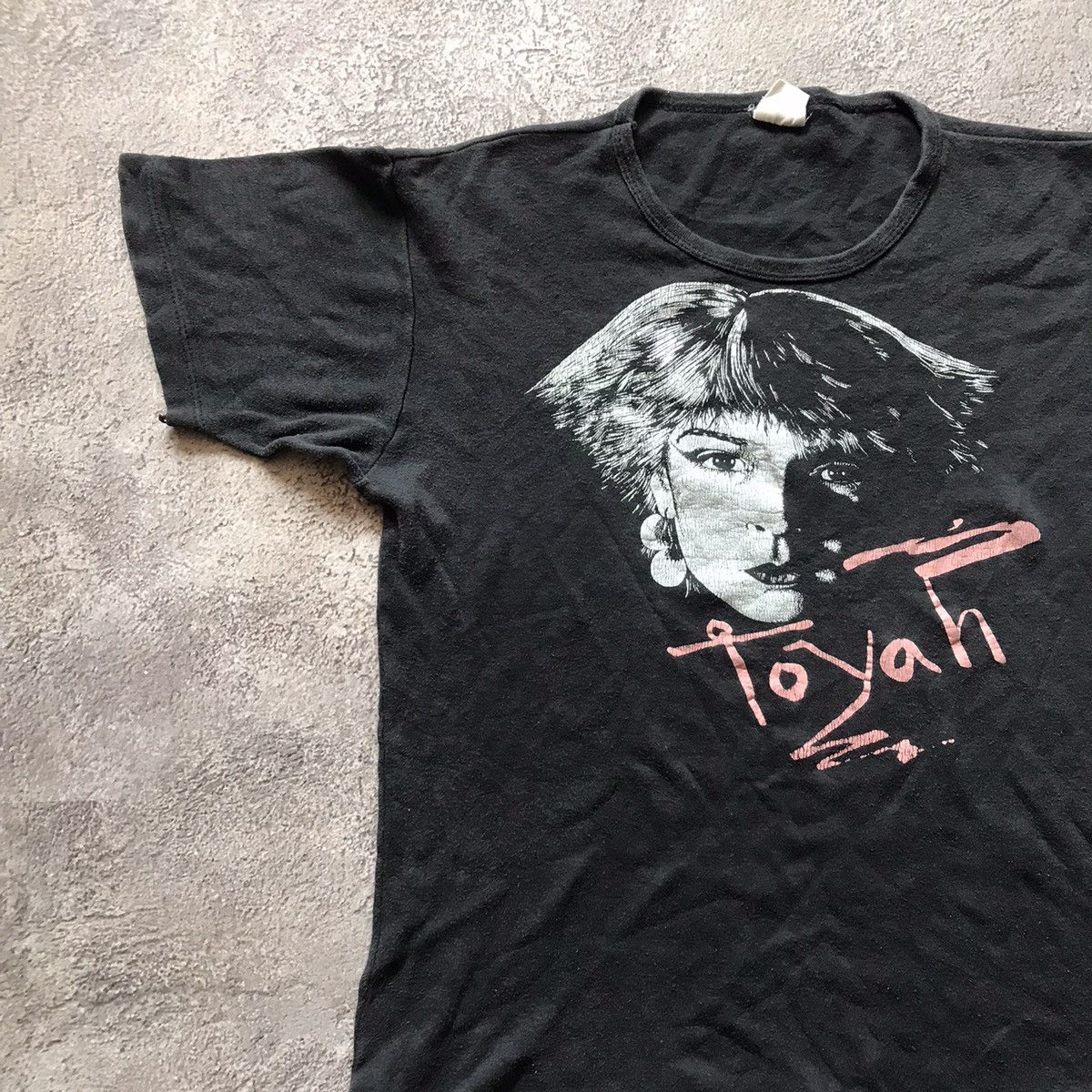 Vintage Vintage 90s Toyah Graphic Tee Sun Faded Grunge Streetwear L Size US L / EU 52-54 / 3 - 2 Thumbnail