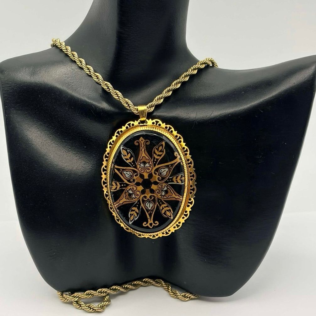 Other Gold & Tan Floral Necklace Size ONE SIZE - 1 Thumbnail