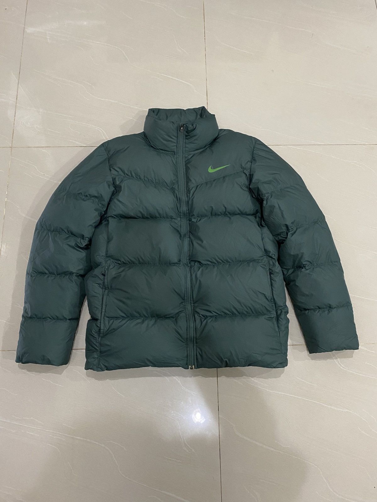 Nike Vintage Nike Puffer Jacket Size US L / EU 52-54 / 3 - 1 Thumbnail