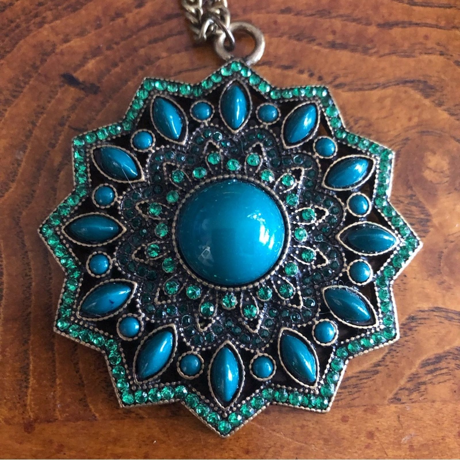 Jewelry Ballet rich emerald stone covered amulet necklace Size ONE SIZE - 9 Thumbnail