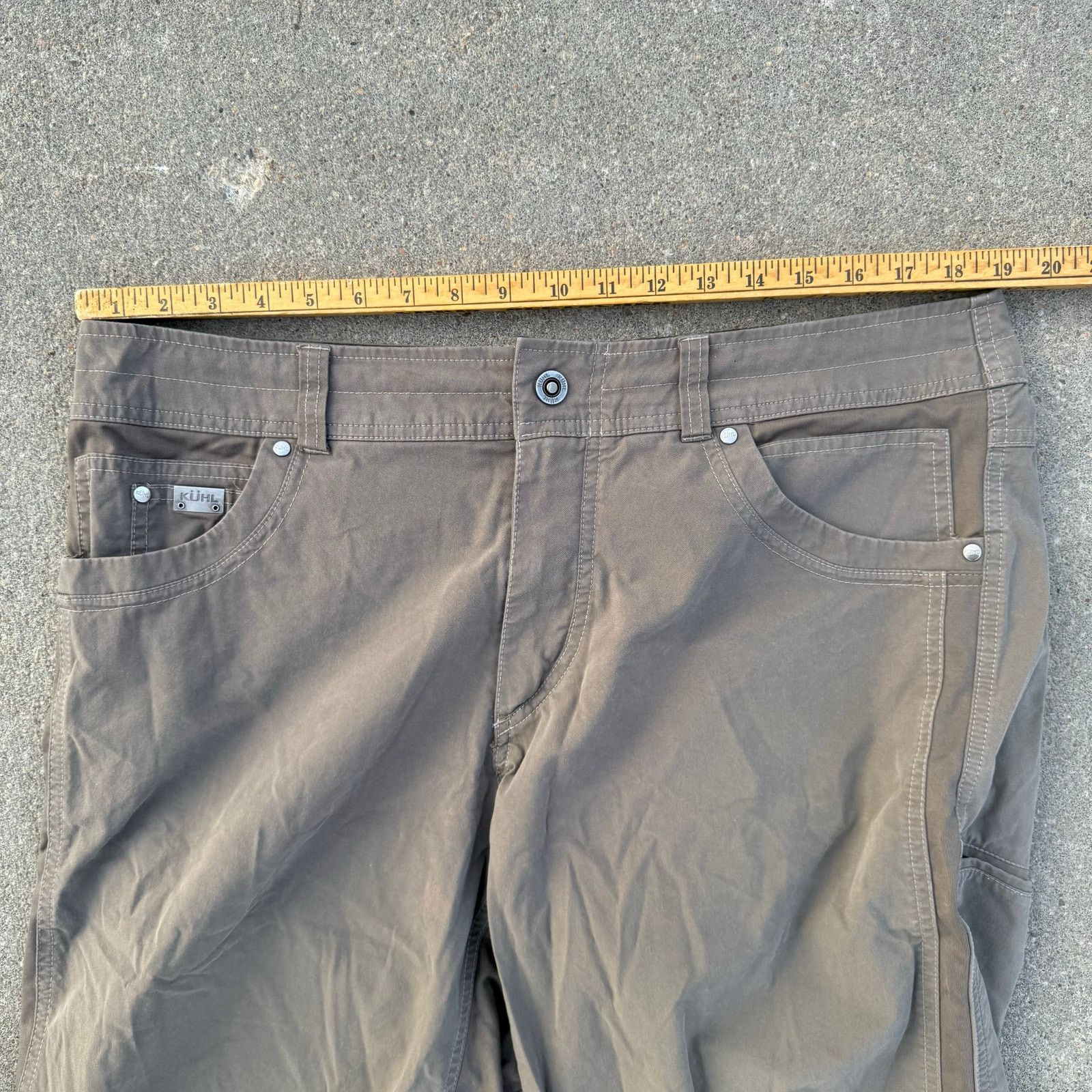 Kuhl Tan Renegade Stretch Duralux Performance Shorts Size 38