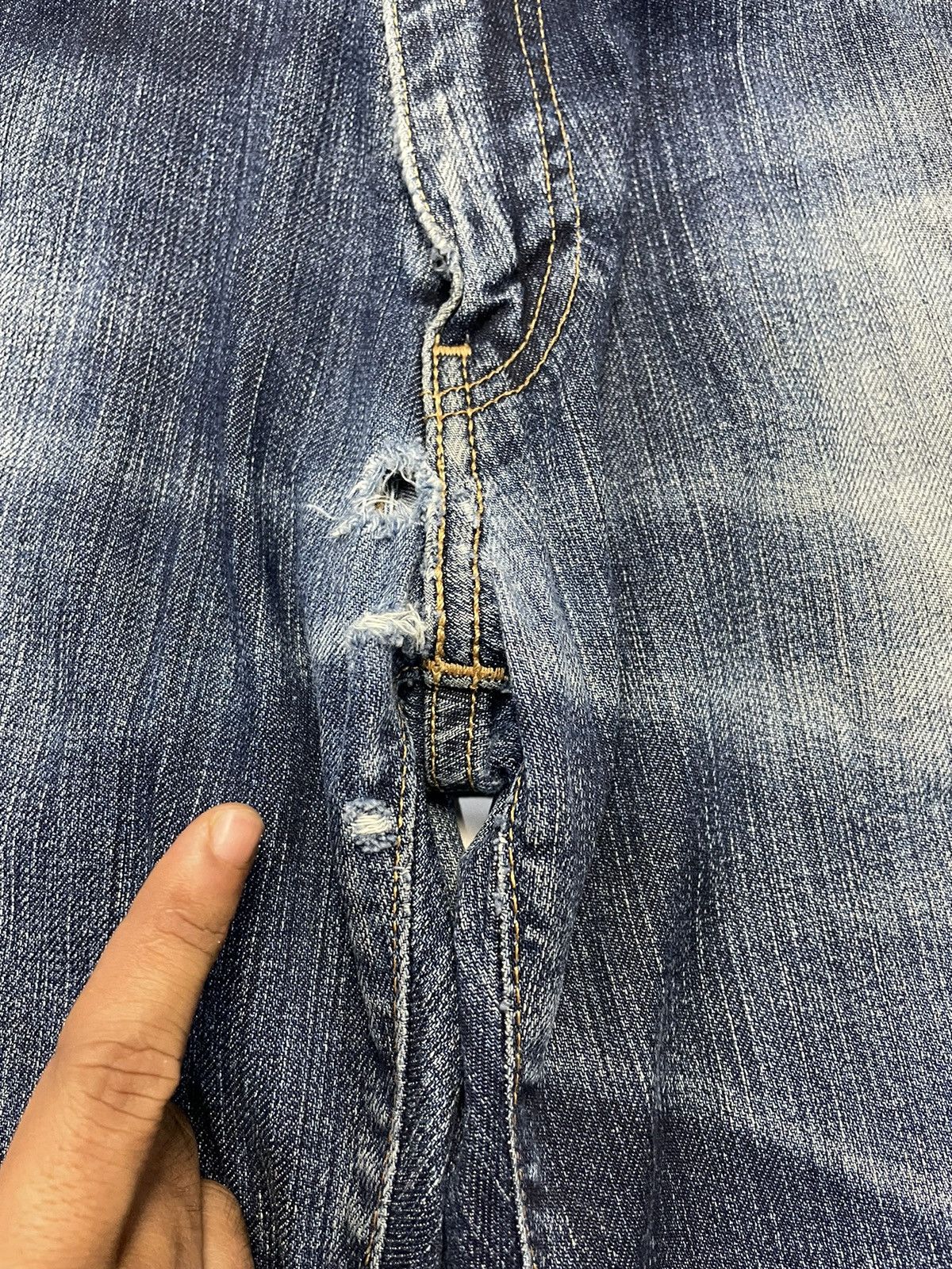 Levi's Vintage Levi's 541 Distressed Faded Jeans Size US 30 / EU 46 - 6 Thumbnail