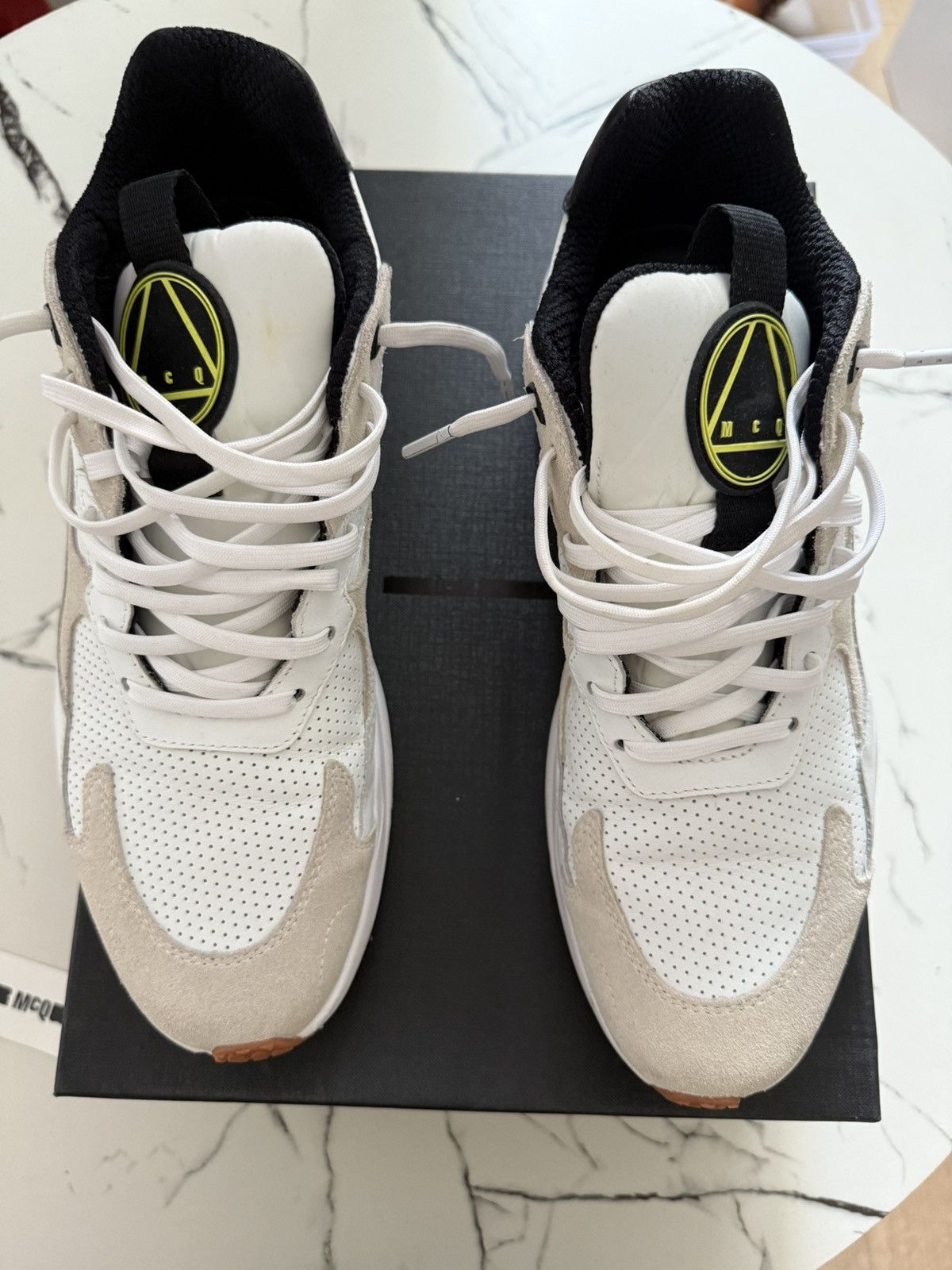 Alexander McQueen McQ Alexander McQueen White and Black Daku Sneakers Size US 10 / EU 43 - 2 Thumbnail