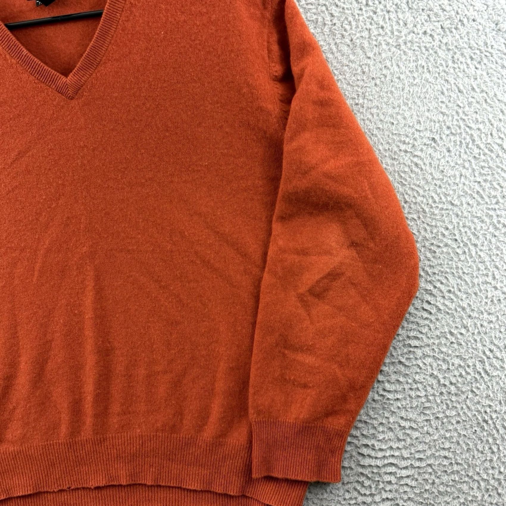 Vintage Jos A Bank Sweater Mens Large Orange Knit 100% Cashmere V Neck Pullover Preppy Size US L / EU 52-54 / 3 - 5 Thumbnail