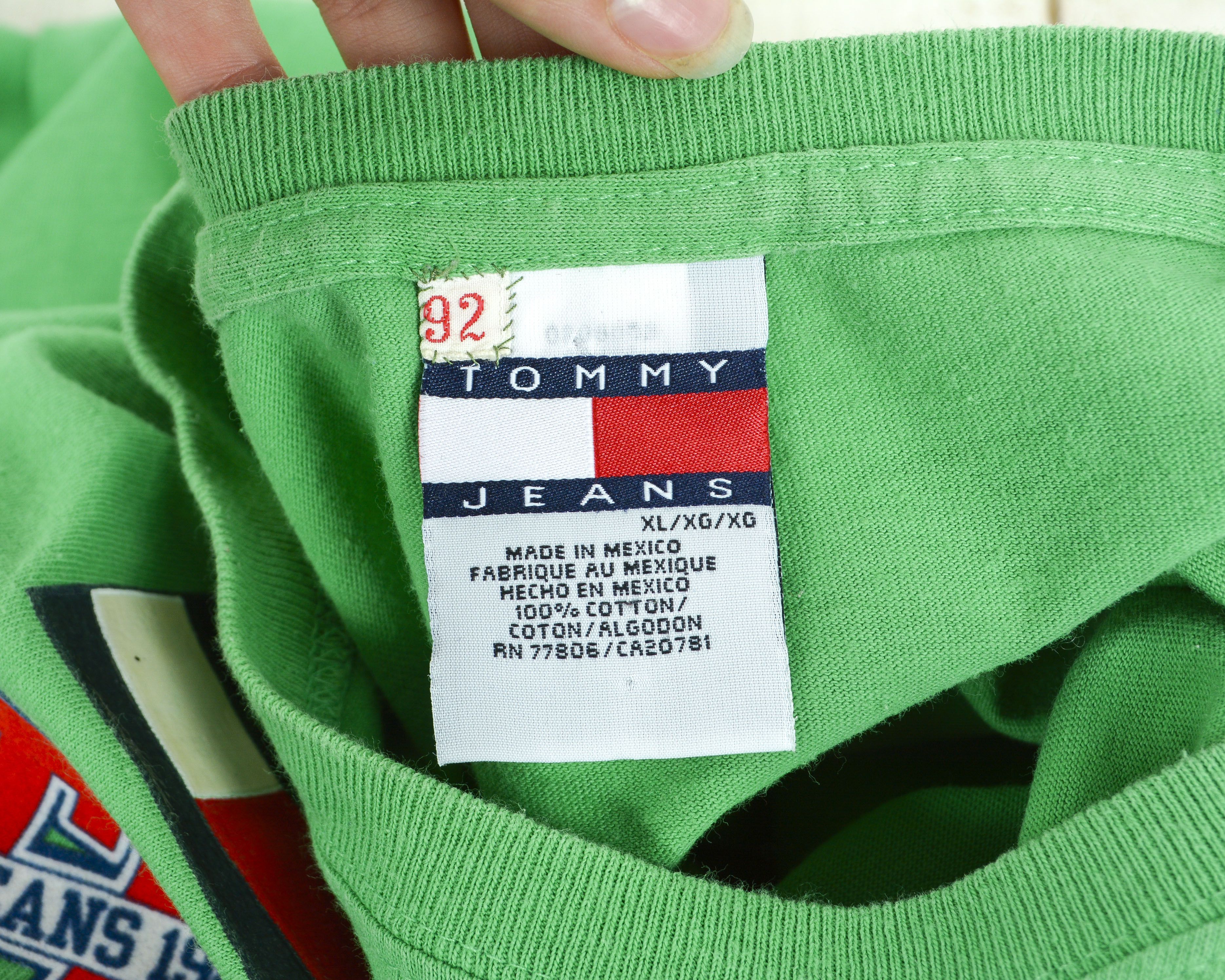 Tommy Hilfiger × Vintage TOMMY HILFIGER JEANS Shirt XL Short Sleeve Print Crew Neck Size US XL / EU 56 / 4 - 10 Thumbnail