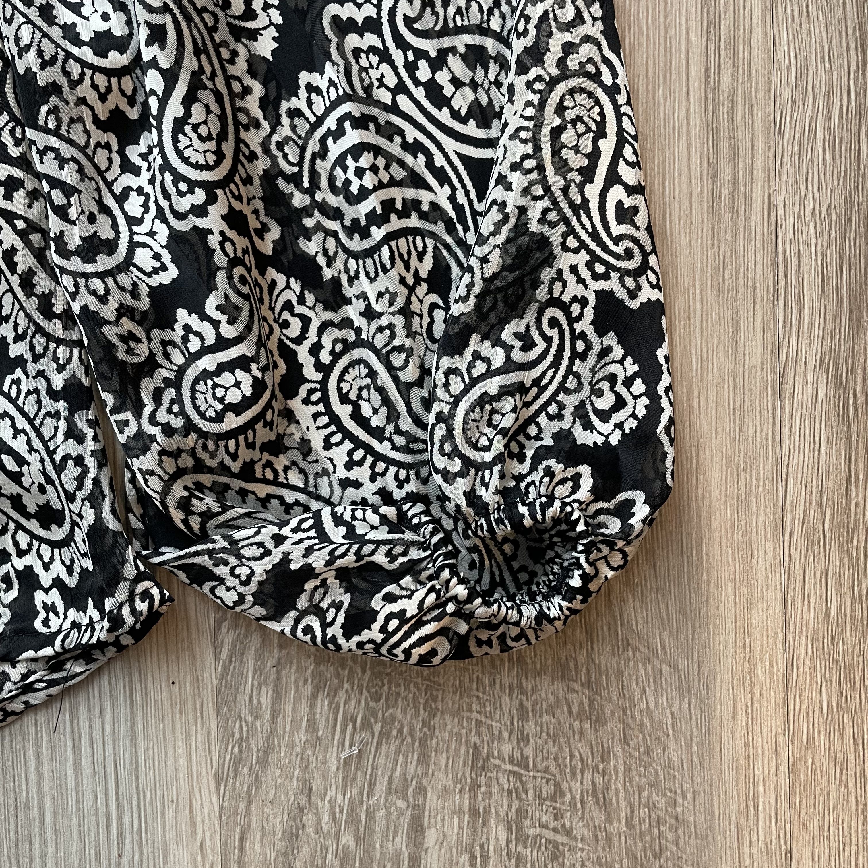 H&M H&M Paisley Ruffle Tie V-Neck Blouse Black White Size S Size S / US 4 / IT 40 - 6 Thumbnail