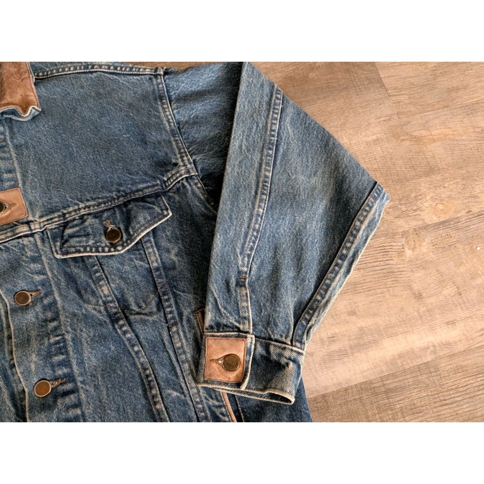 Denime VINTAGE Krazy Krinkle Denim Jean Jacket Mens Medium 43 Blue Leather Collar 80s Casual Workwear Mens Size US 31 - 4 Thumbnail