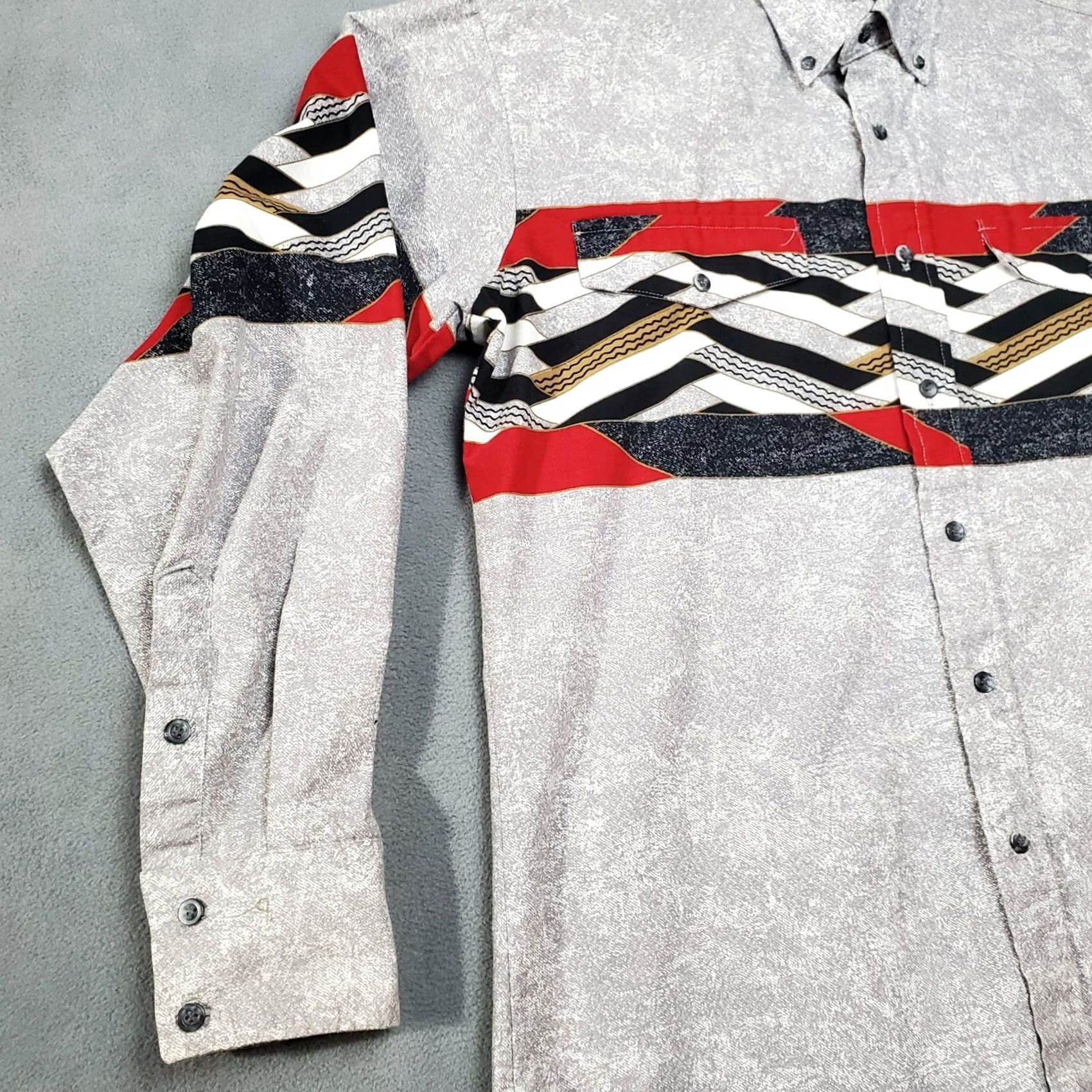Brooks VINTAGE Brooks & Dunn Shirt Mens L Gray Red Aztec Southwestern Long Sleeve Button Down Collared 90s Western Cowboys Rodeo Rancher Mens Size US L / EU 52-54 / 3 - 2 Thumbnail
