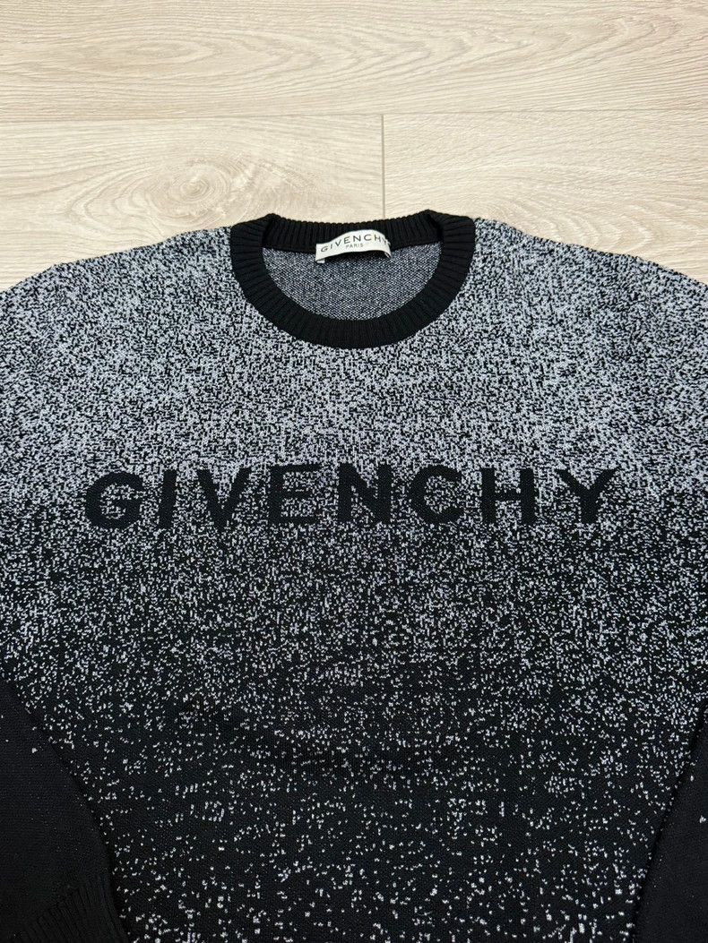 Givenchy Givenchy Starry Sky Gradient Sweater 2506-Nextarrow Size US XS / EU 42 / 0 - 2 Thumbnail