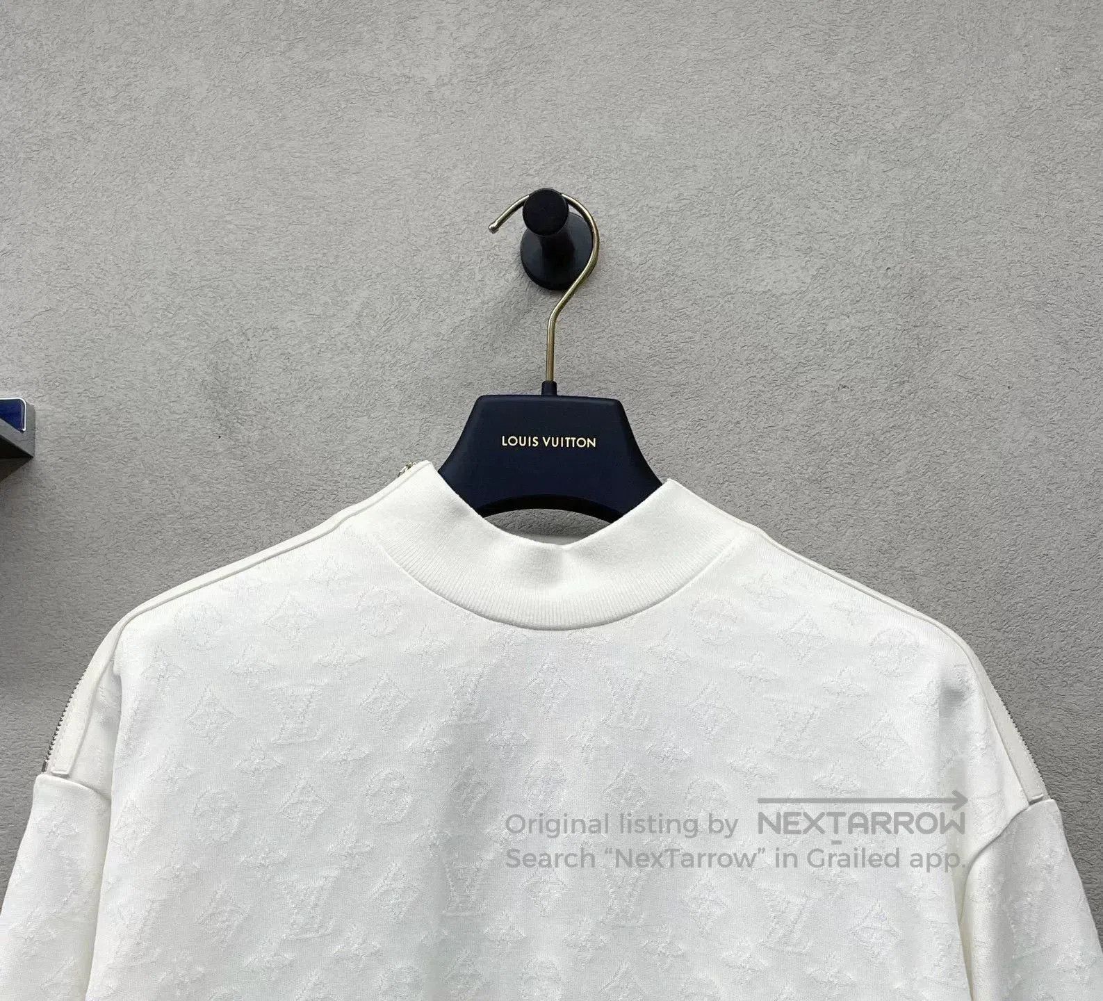 Louis Vuitton louis vuitton white long sleeve sweatshirt. Size US M / EU 48-50 / 2 - 4 Thumbnail