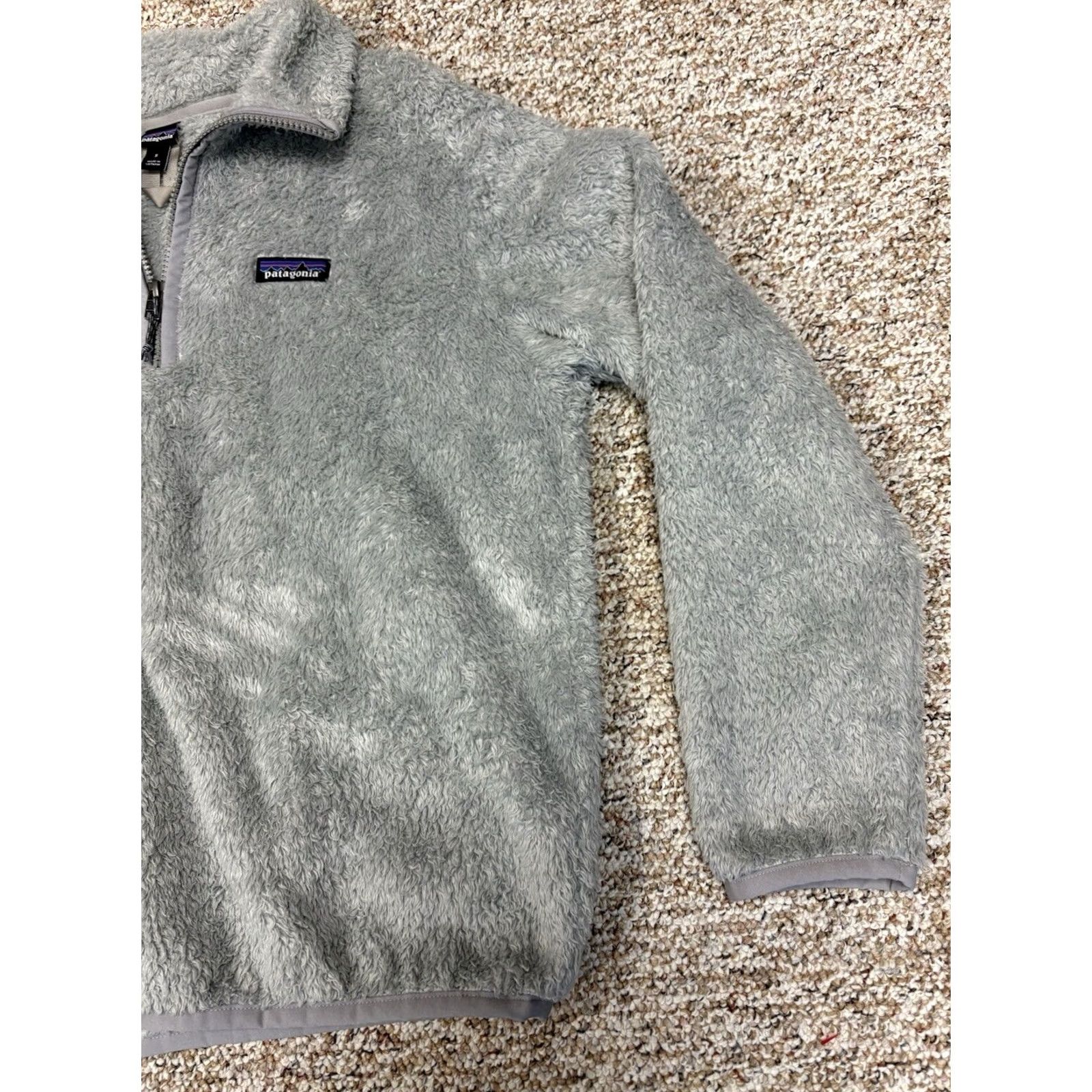 Patagonia Patagonia Jacket Grey 1/4 Zip Pullover Logo Mock Neck Fuzzy Women’s Size Small Size S / US 4 / IT 40 - 3 Thumbnail