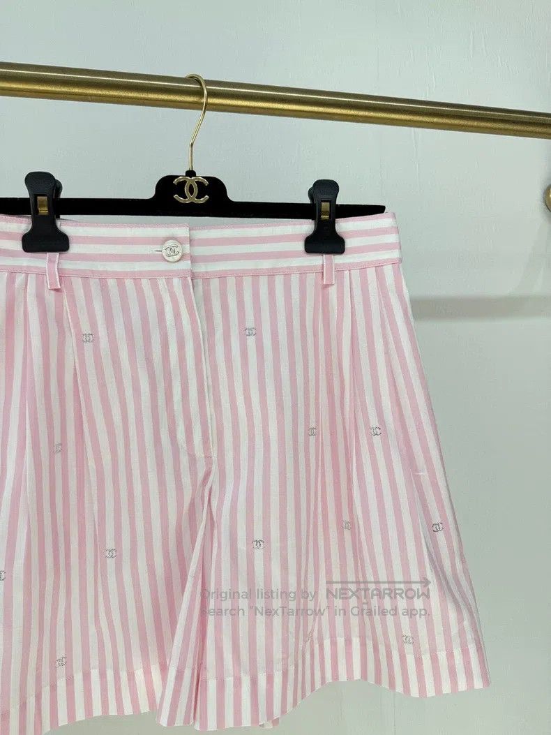 Chanel Chanel 24M Pink Striped Sequin Double C Shorts Size 42" / US 20 - 2 Thumbnail