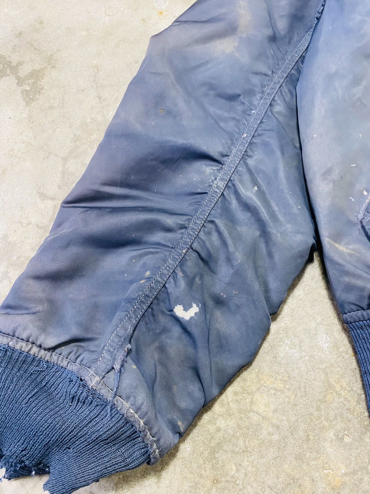 Alpha Industries A08 Vintage Alpha Industies Sunfaded Distressed Bomber Jaket Size US M / EU 48-50 / 2 - 5 Thumbnail