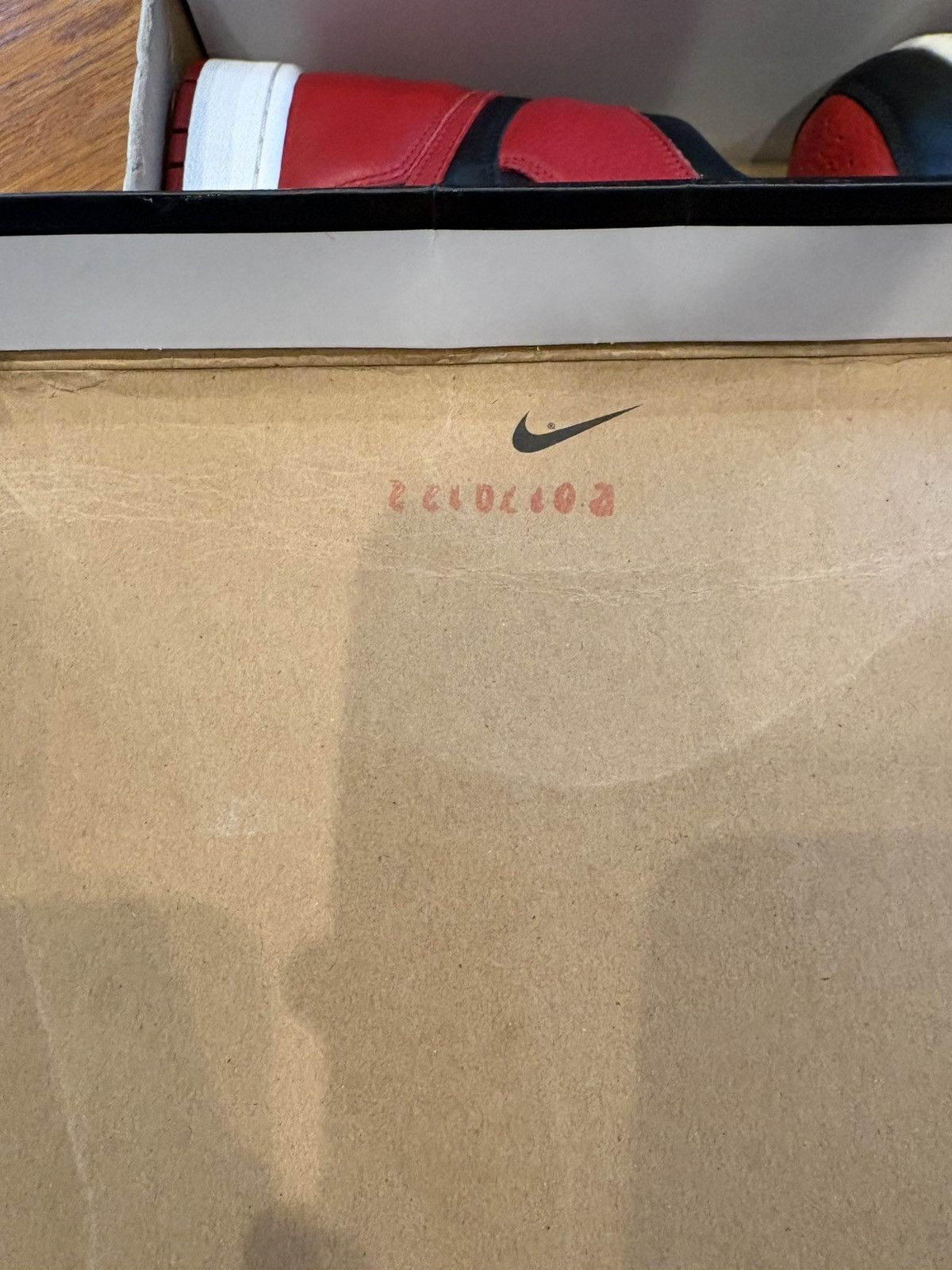 Nike Jordan 1 Banned/Bred 2016 Size US 12 / EU 45 - 22 Thumbnail