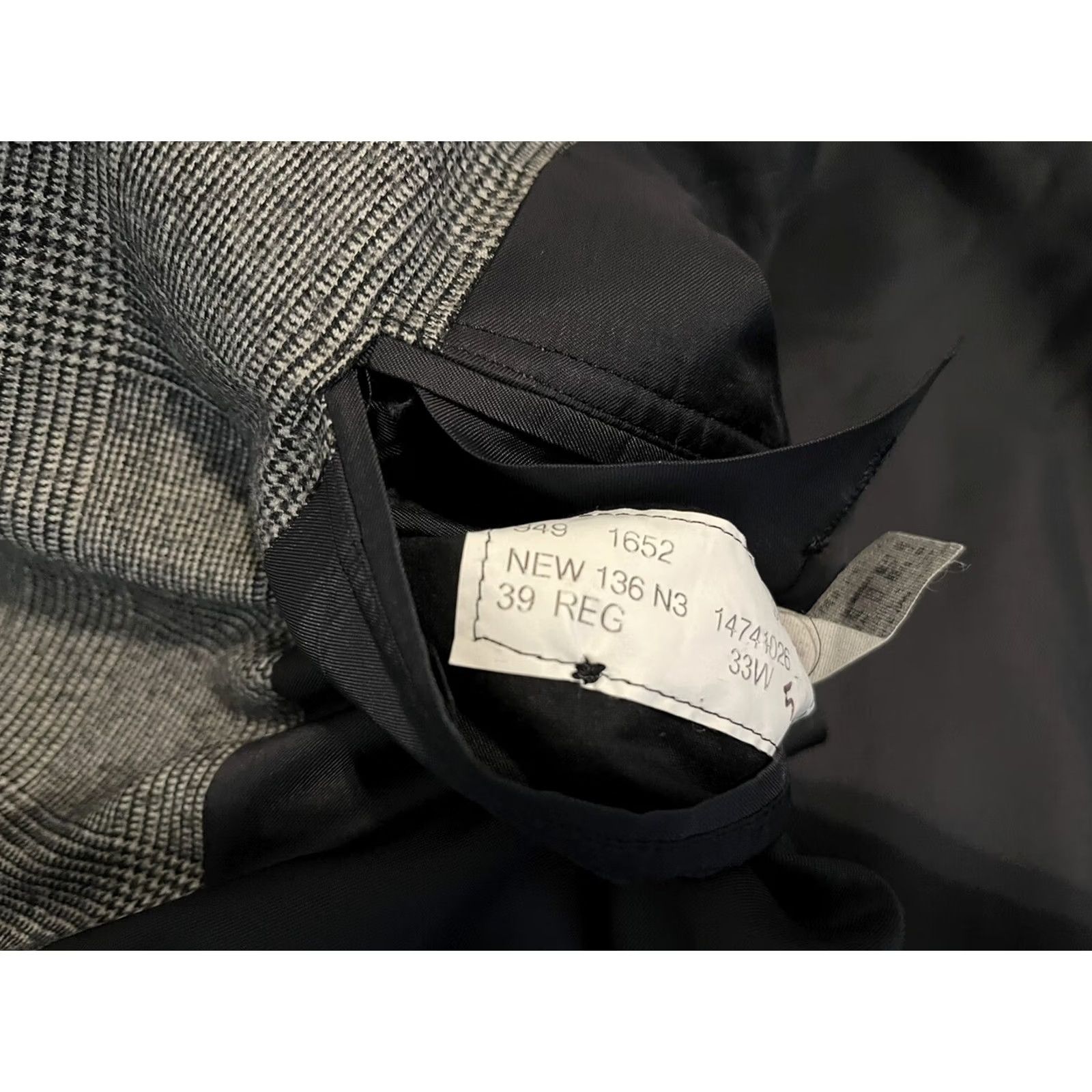 Brooks Brothers Brooks Brothers Golden Fleece Gray Wool Blazer Jacket Sport Coat Mens 39R Plaid 3 Button Wool Regular Jacket Mens Gray 39R Size 40R - 6 Thumbnail