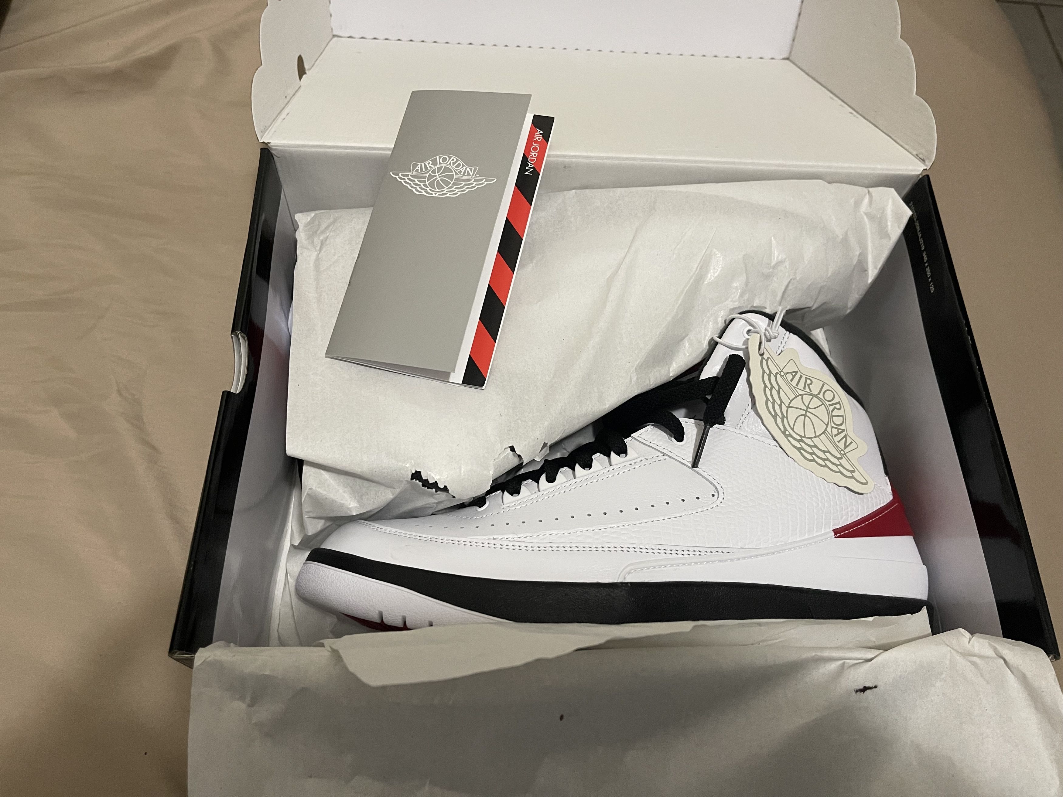 Jordan Brand Air Jordan Retro 2 Chicago Size US 9.5 / EU 42-43 - 2 Thumbnail