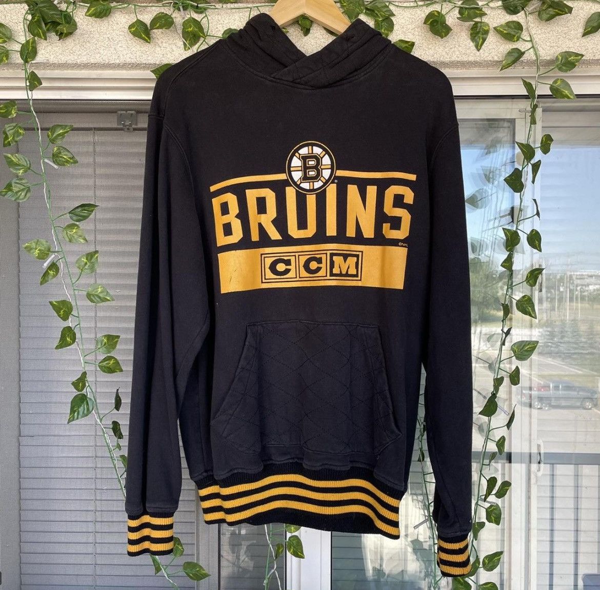 NHL × Vintage Vintage Boston Bruins CCM Hoodie Size US L / EU 52-54 / 3 - 1 Thumbnail