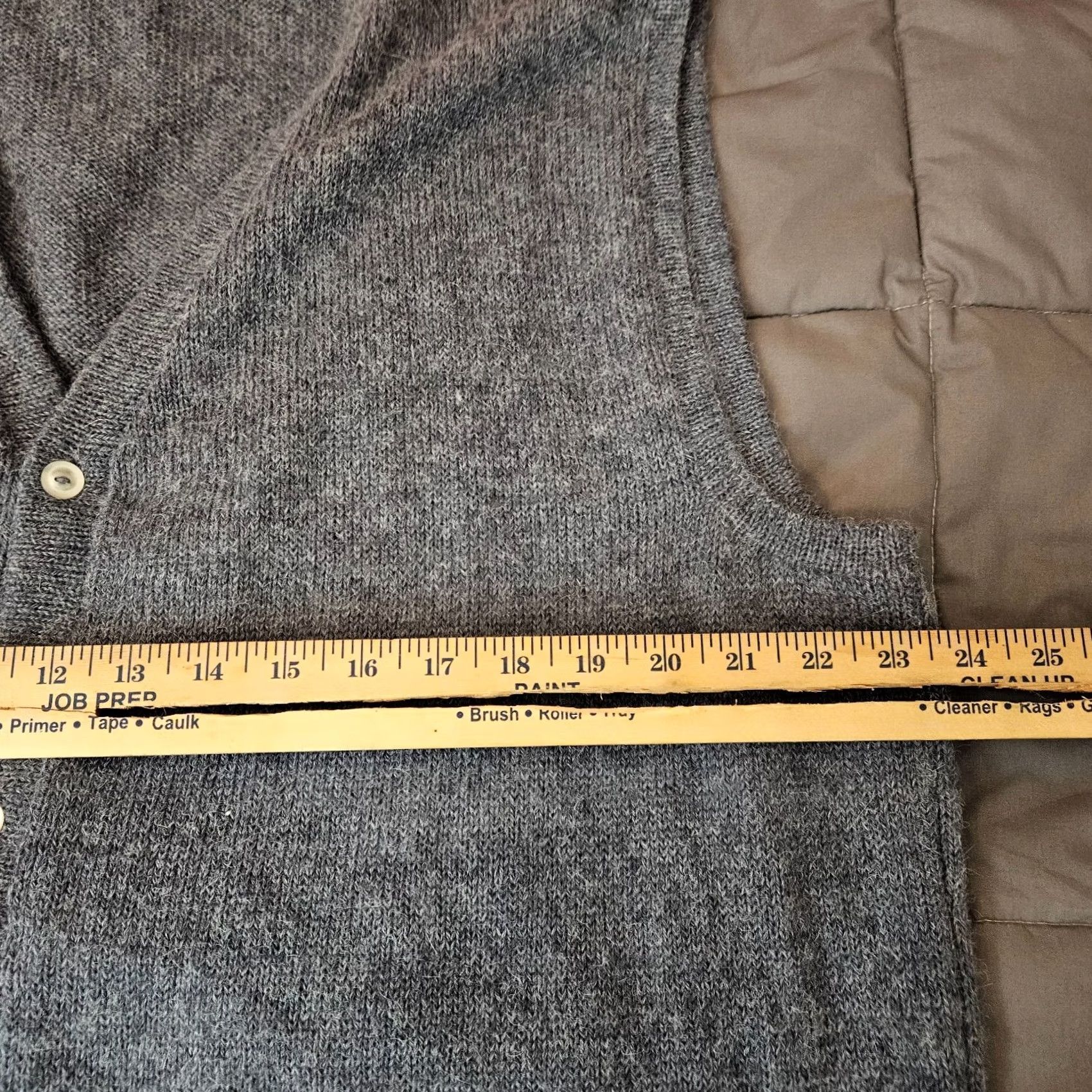 Vintage La Vicunita Men Alpaca Vest L Gray Button Front Sleeveless Knit Cardigan Size US L / EU 52-54 / 3 - 4 Thumbnail