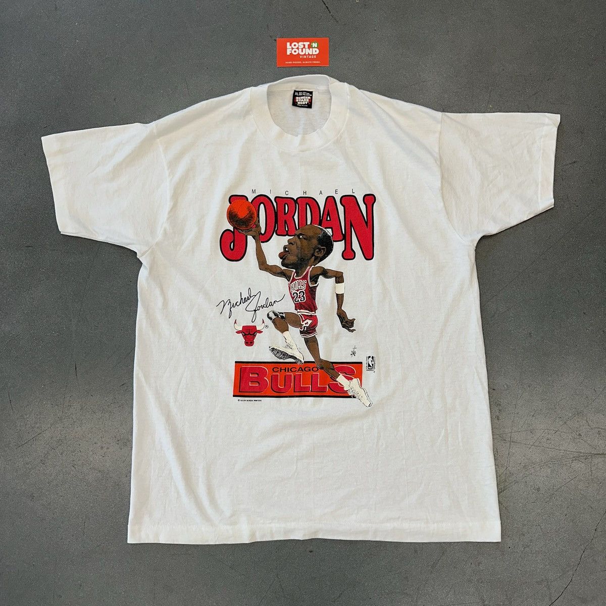 Vintage 80s Vintage Michael Jordan Chicago Bulls Dunking Cartoon Tee Size US XL / EU 56 / 4 - 1 Thumbnail