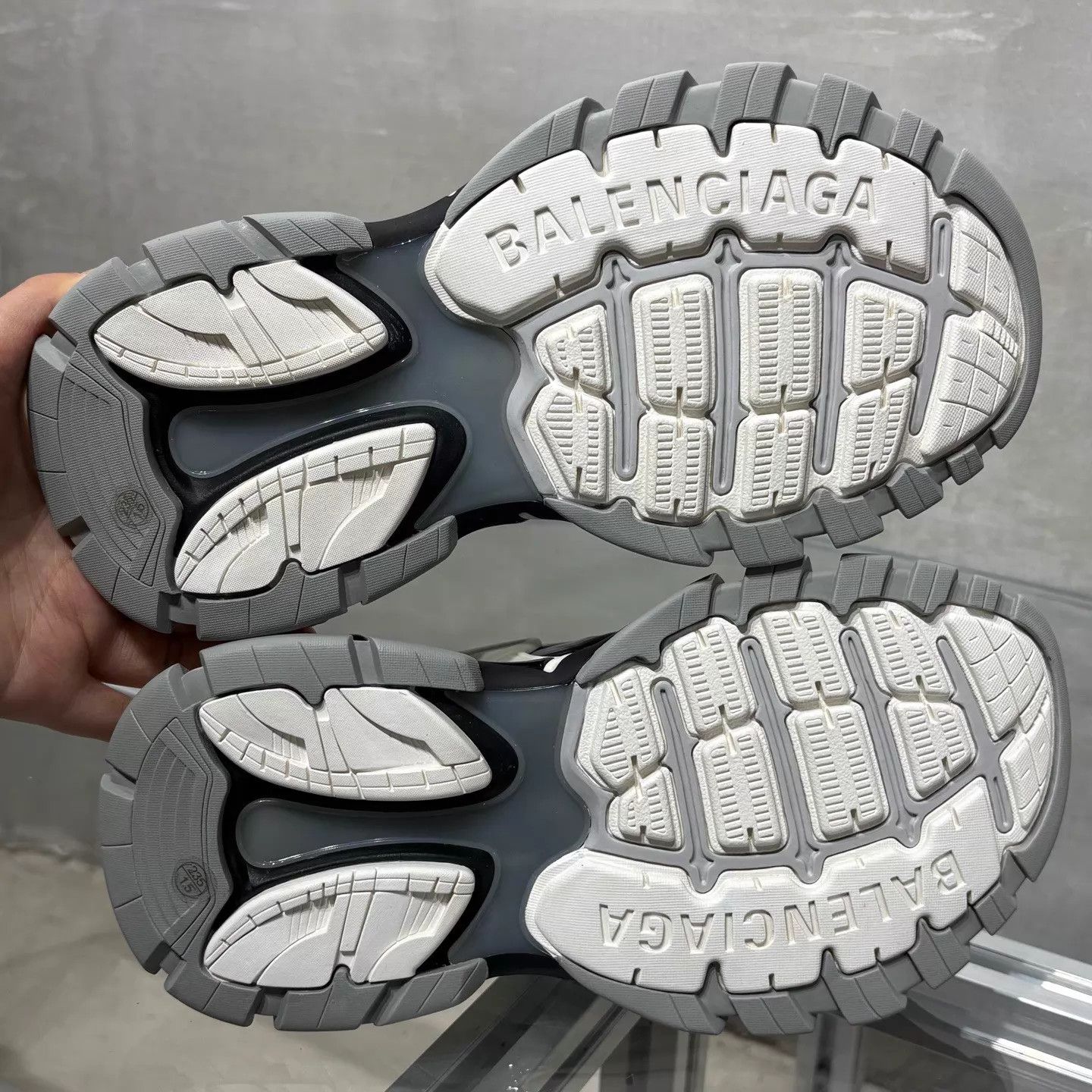 Balenciaga Balenciaga Track Sandal White Gray EU37 New in Box Size US 7 / IT 37 - 7 Thumbnail