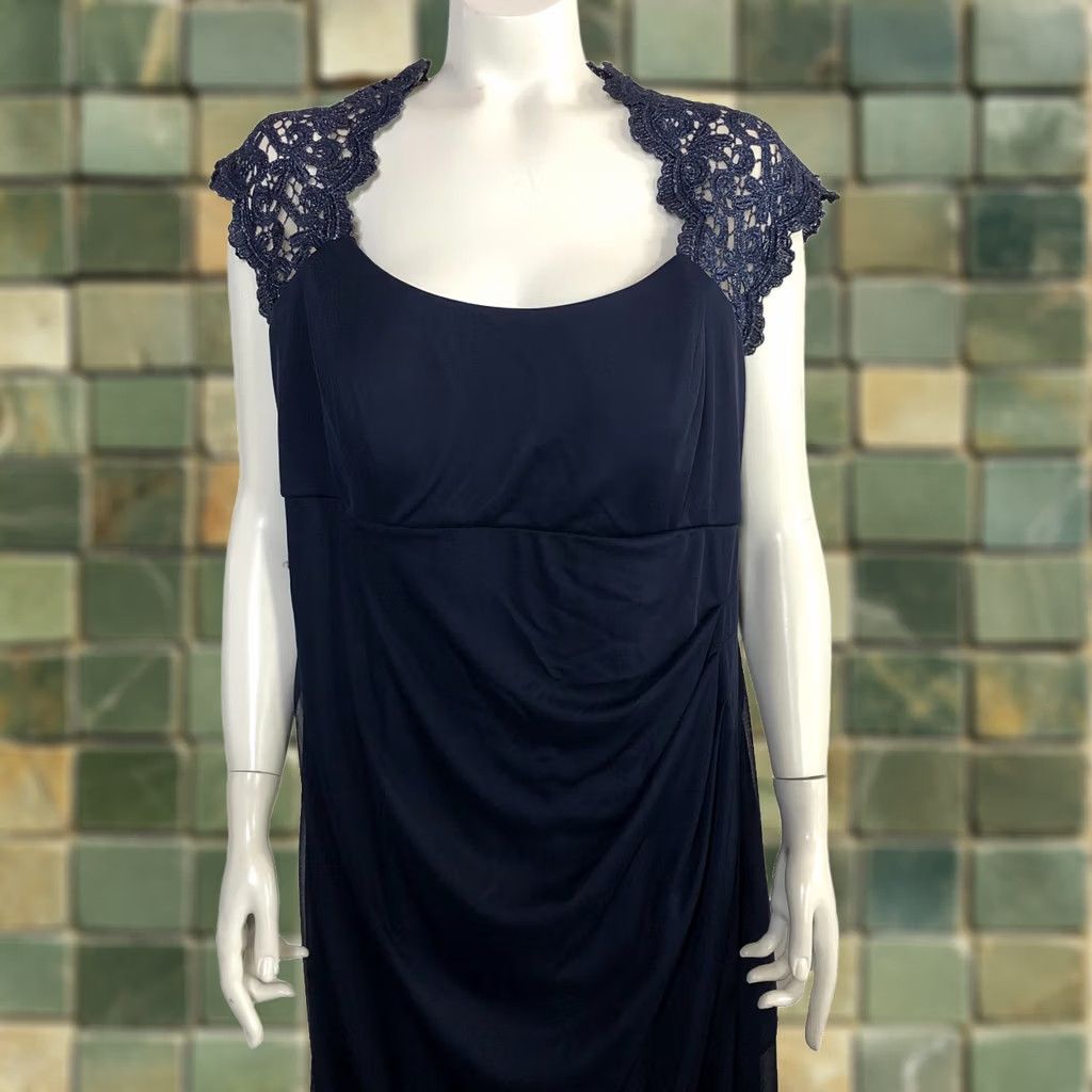 Vintage XSCAPE Plus 14W Crochet Lace Formal Evening Gown Maxi Dress Blue Size XL / US 12-14 / IT 48-50 - 1 Thumbnail