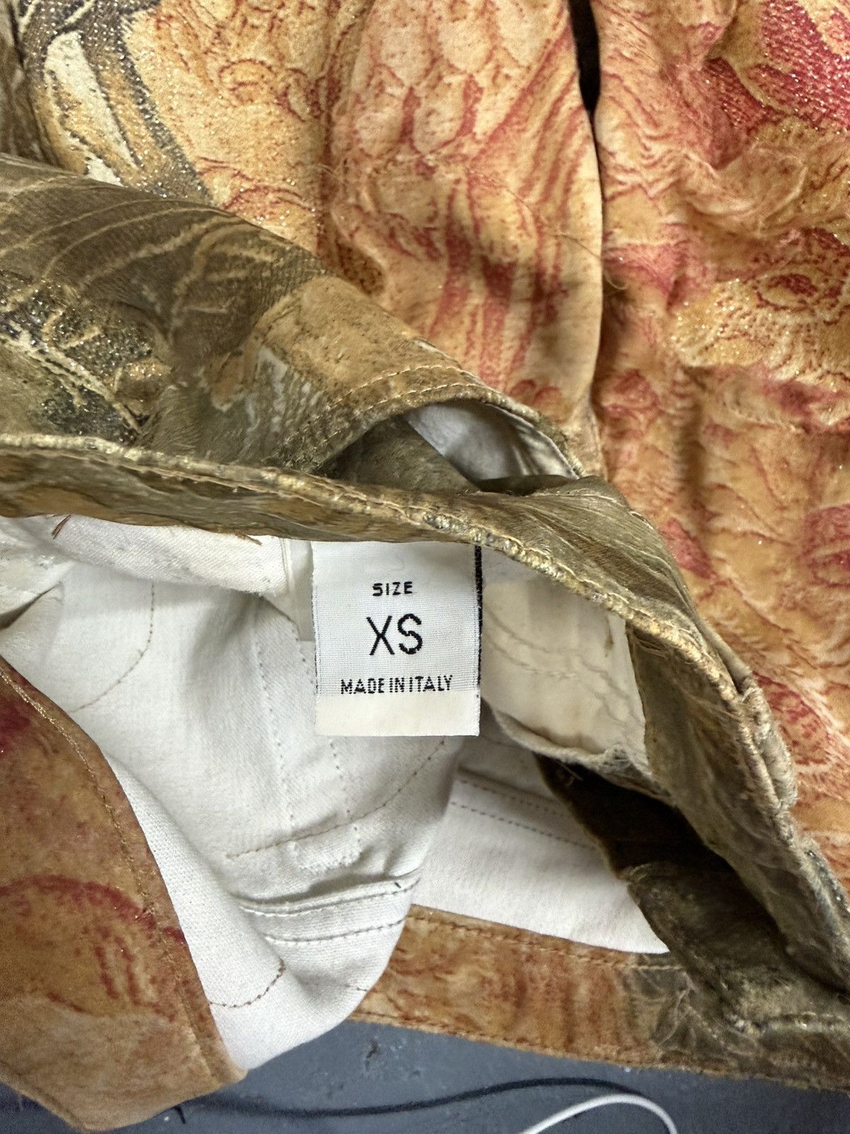 Roberto Cavalli Roberto Cavalli Fall 2001 Runway Distressed Floral Tapestry Size 24" / US 00 / IT 34 - 2 Thumbnail