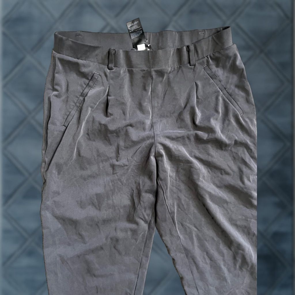 White House Black Market White House Black Market The Tapered Ankle Pants PM Black Size 32" / US 10 / IT 46 - 1 Thumbnail