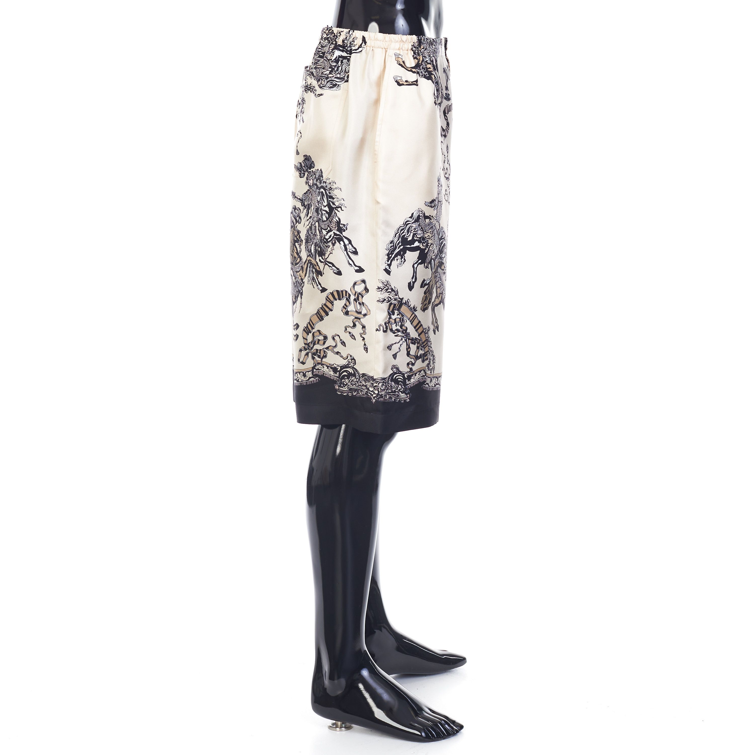 Gucci Silk Short With Roi Soleil Print In Ivory And Black Size US 34 / EU 50 - 7 Thumbnail