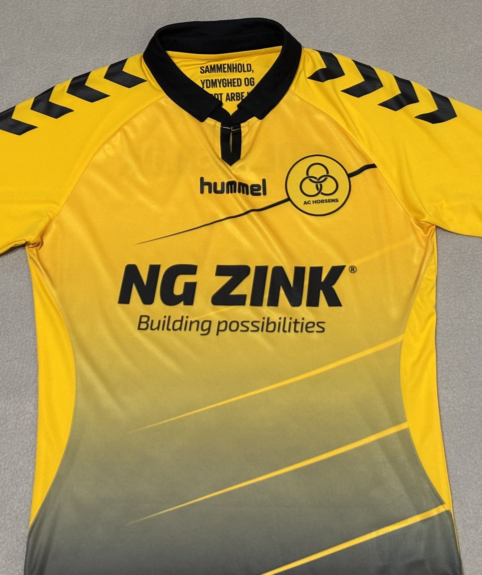 Hummel AC Horsens 2019/2021 Hummel Football Jersey Size M Size US M / EU 48-50 / 2 - 6 Thumbnail