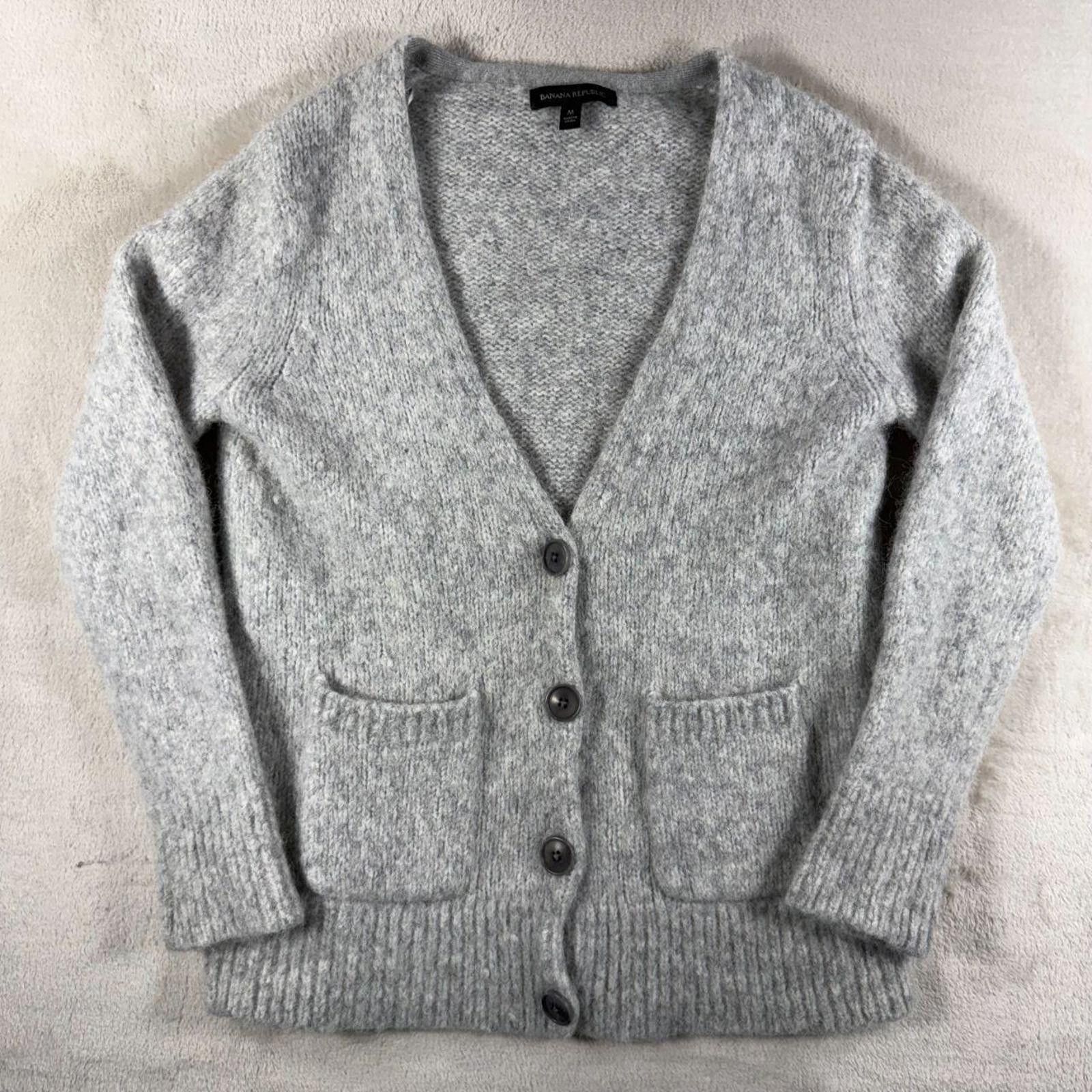 Banana Republic Banana Republic Cardigan Women's M Grey V-Neck Knit Size M / US 6-8 / IT 42-44 - 2 Thumbnail