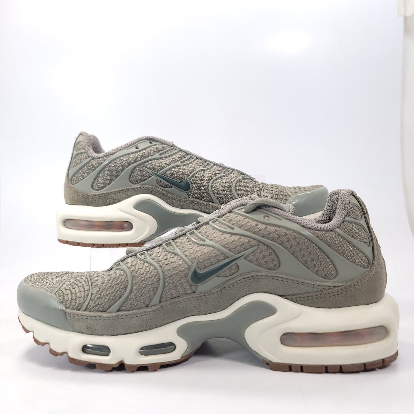Nike Nike Air Max Plus Shoe Womens Size 7 605112-053 Gray Green Size US 7 / IT 37 - 5 Thumbnail