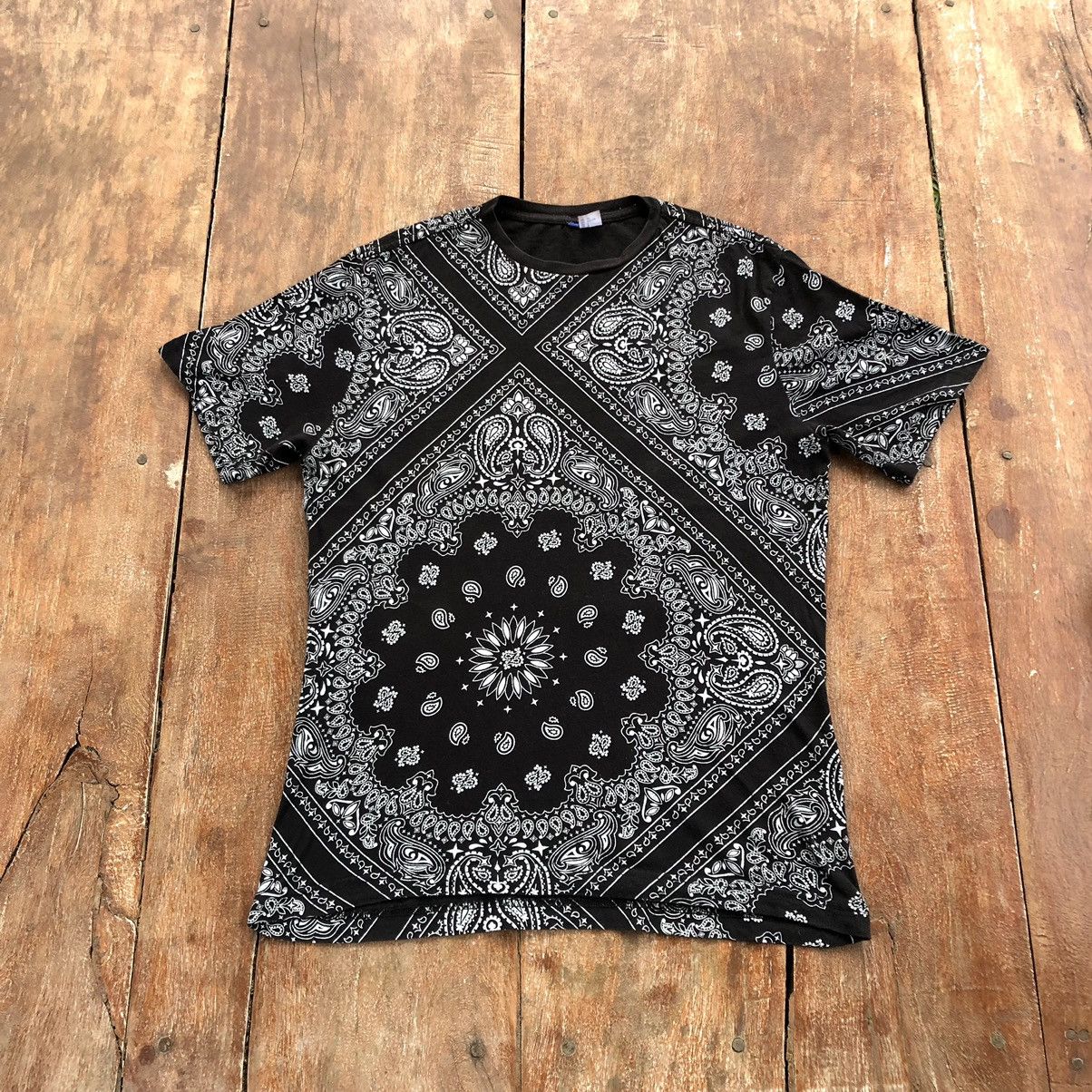 Japanese Brand H&M Paisley Kapital Design T-shirt Size US M / EU 48-50 / 2 - 1 Thumbnail