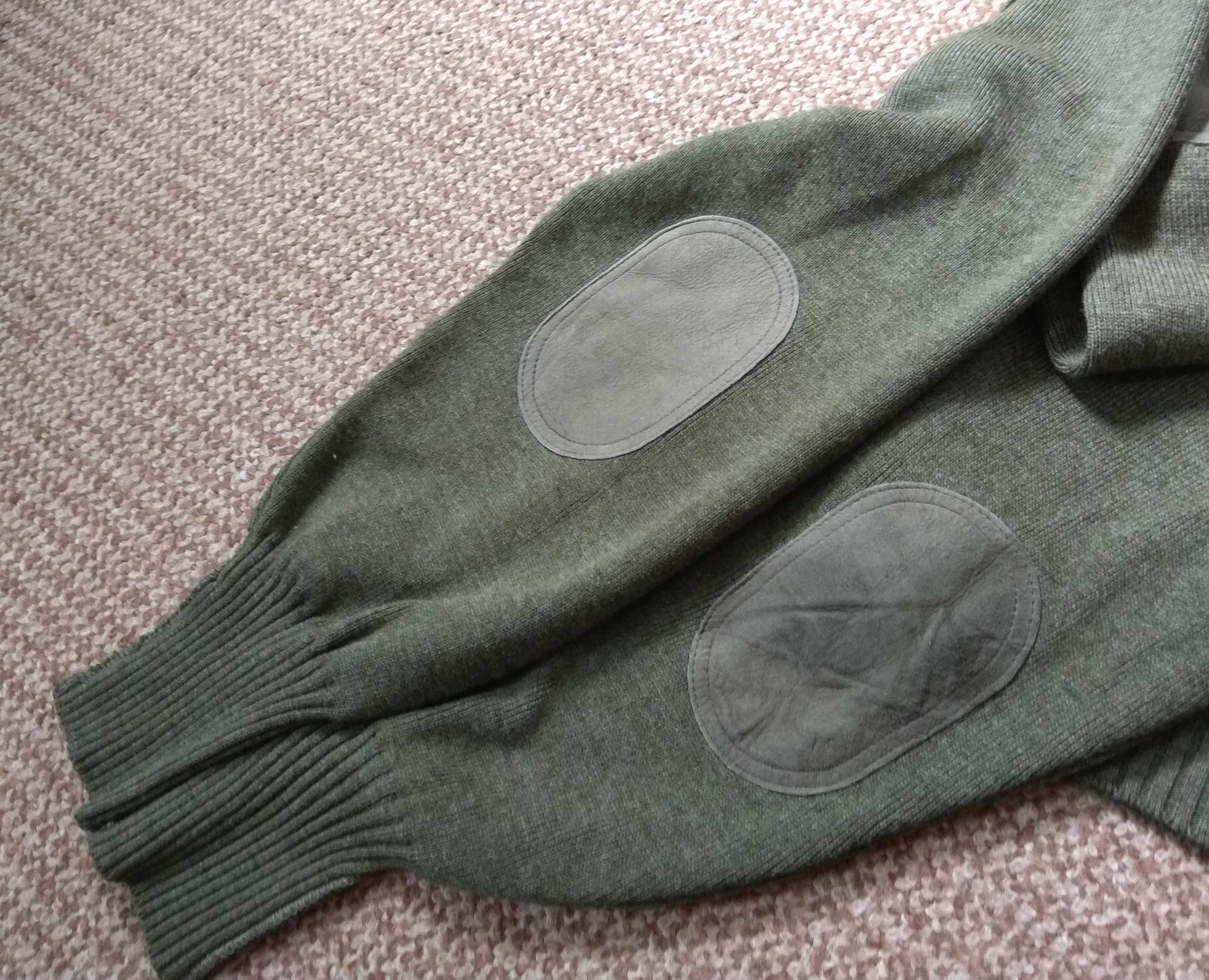 Burberry Burberrys Vintage Sweater made in UK wool & leather patches Size US L / EU 52-54 / 3 - 9 Thumbnail