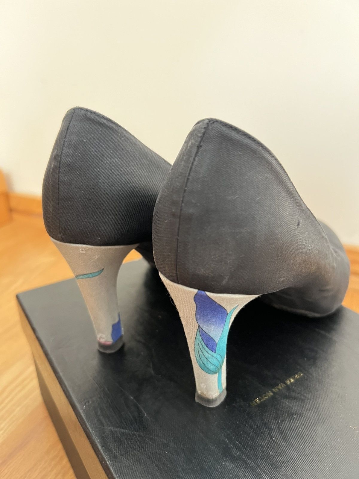 Dries Van Noten Dries Van Noten - black pumps with silk wrapped heels Size US 8.5 / IT 38.5 - 2 Thumbnail