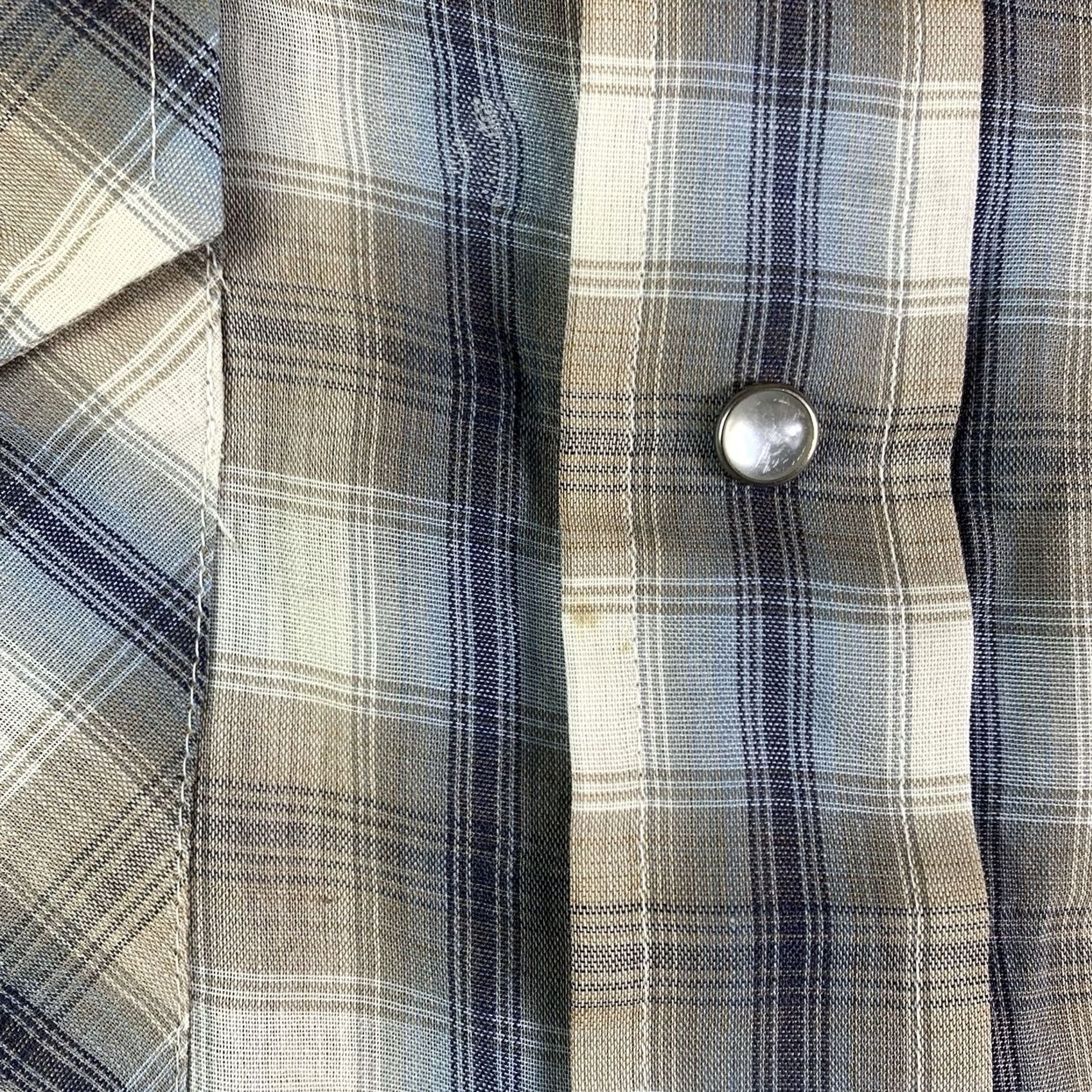 Levi's VINTAGE Levi Strauss Western Shirt Plaid Pearl Snap White Big E Tag Size Med Men Long Sleeve Blue Pattern Saw Tooth Button-Up Regular" Size US M / EU 48-50 / 2 - 5 Thumbnail