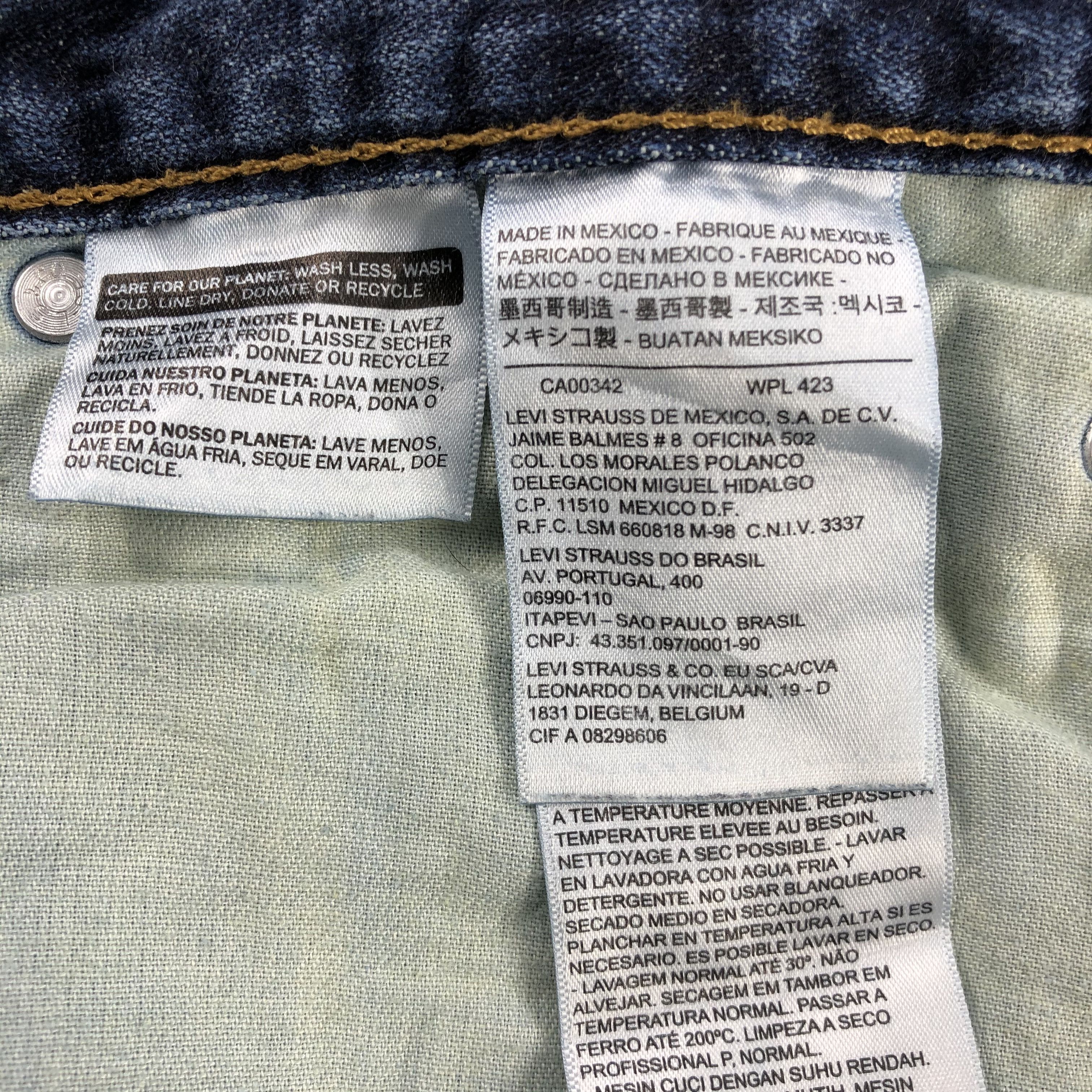 Levi's Vintage Blue Wash Levis 514 Jeans-J2002 Size US 33 - 12 Thumbnail