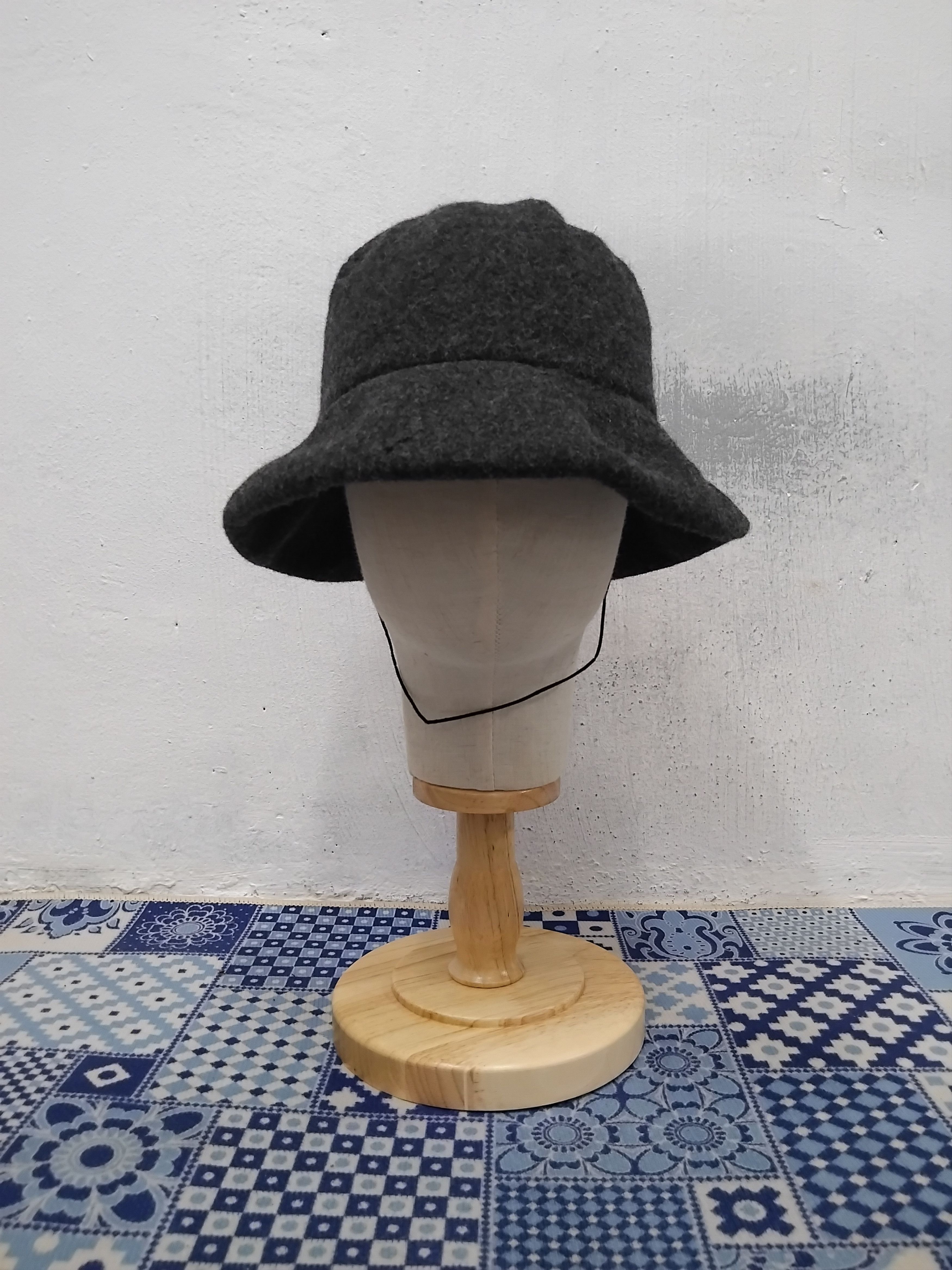 Japanese Brand Maxim brand sherlock home black colour hat Size 38 - 1 Thumbnail