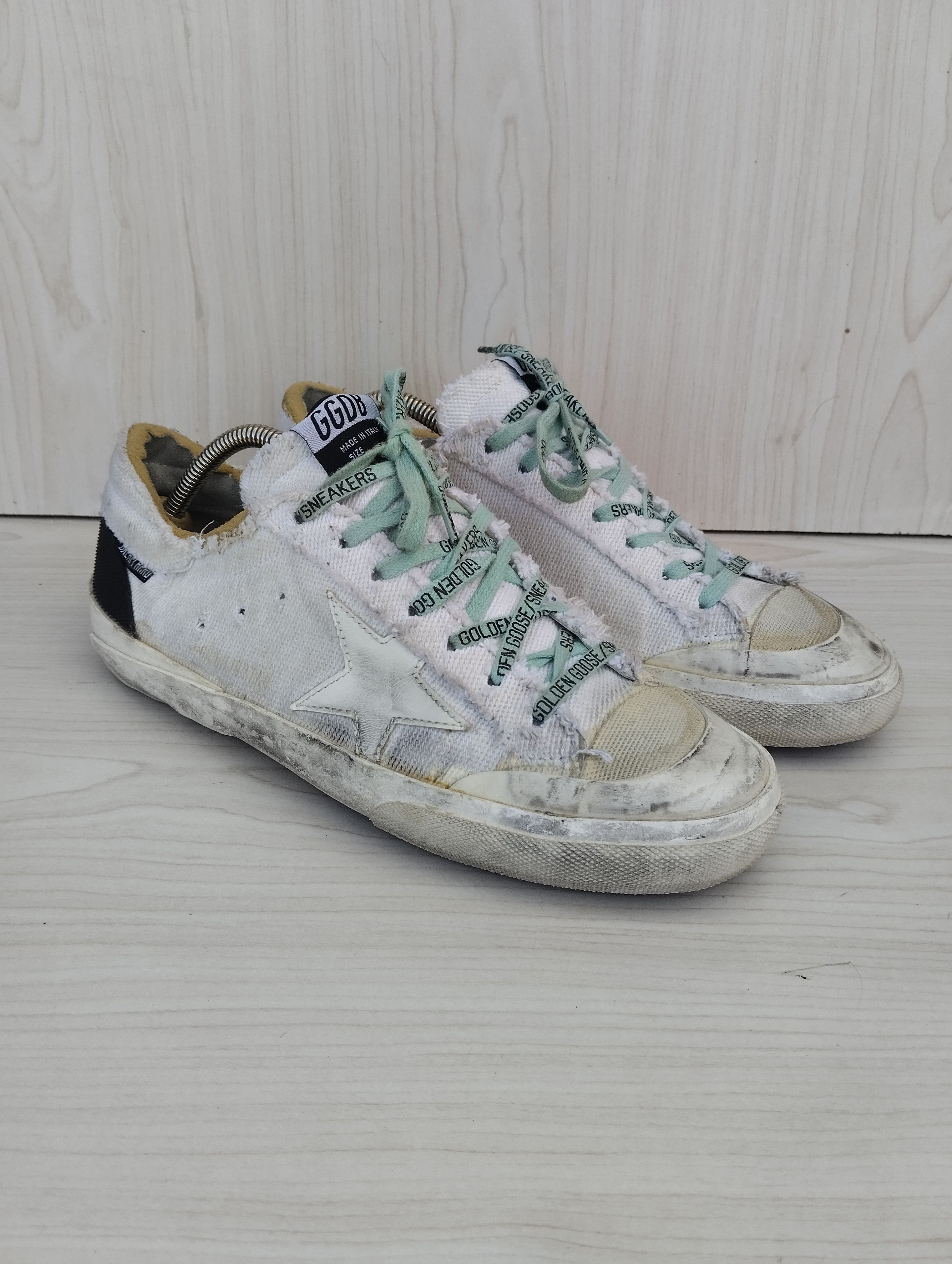 Golden Goose Golden Goose White Canvas Super Size US 9 / EU 42 - 1 Thumbnail