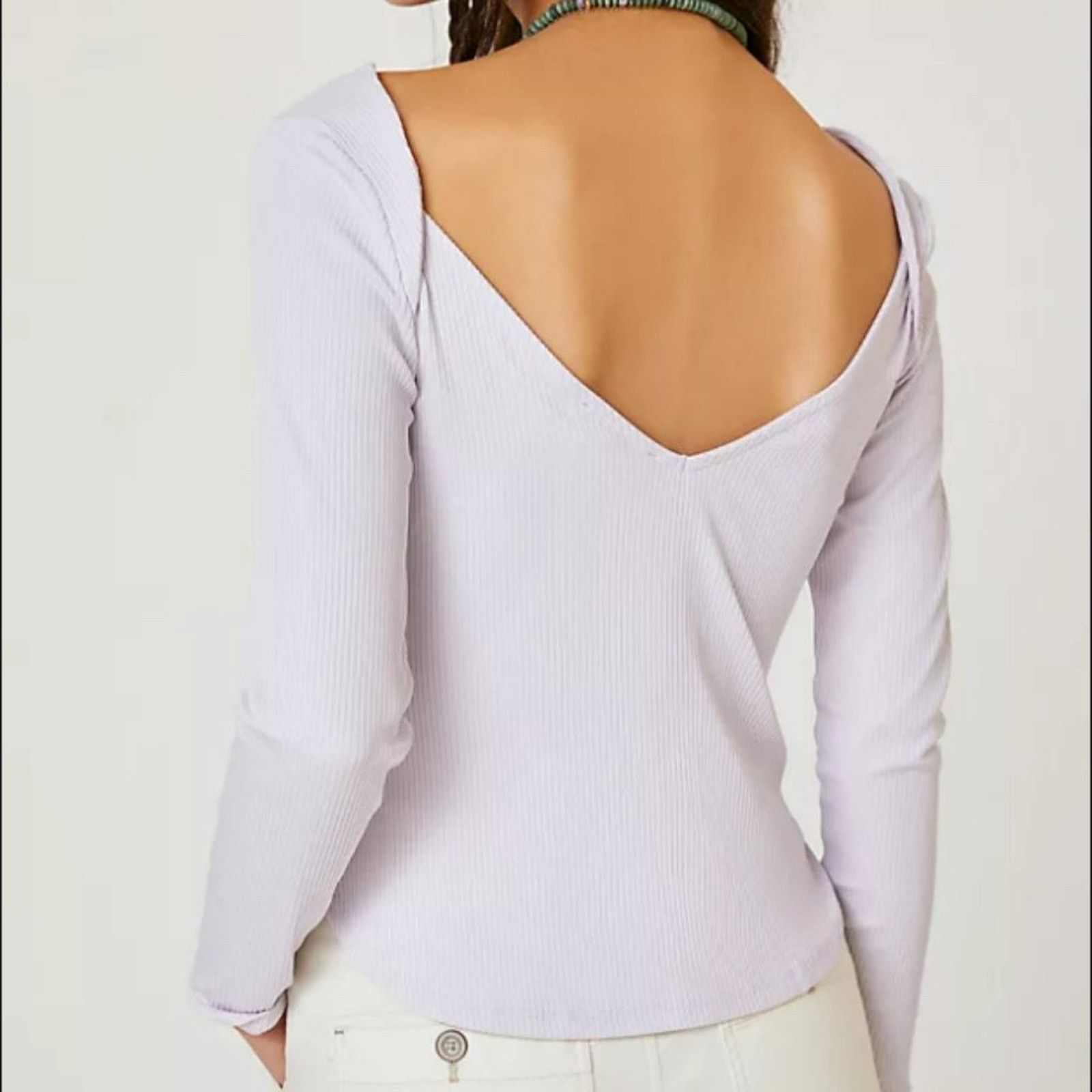 Anthropologie Anthropologie Lilac Twist Cut-Out Top Size M / US 6-8 / IT 42-44 - 4 Thumbnail