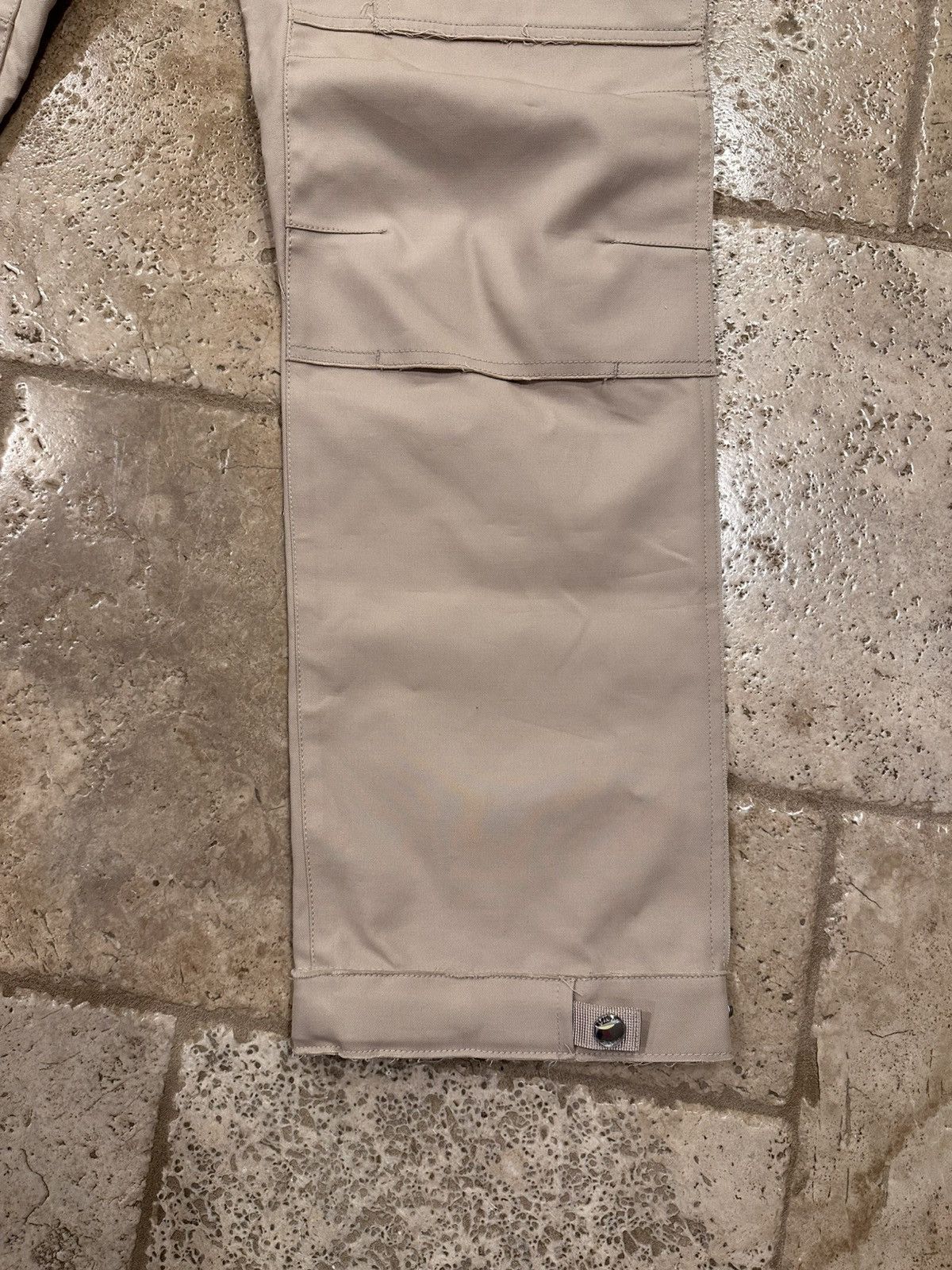 Burberry Burberry Embroidered Logo Tactical Tan Carmelo Cargo Pants Size US 33 - 5 Thumbnail
