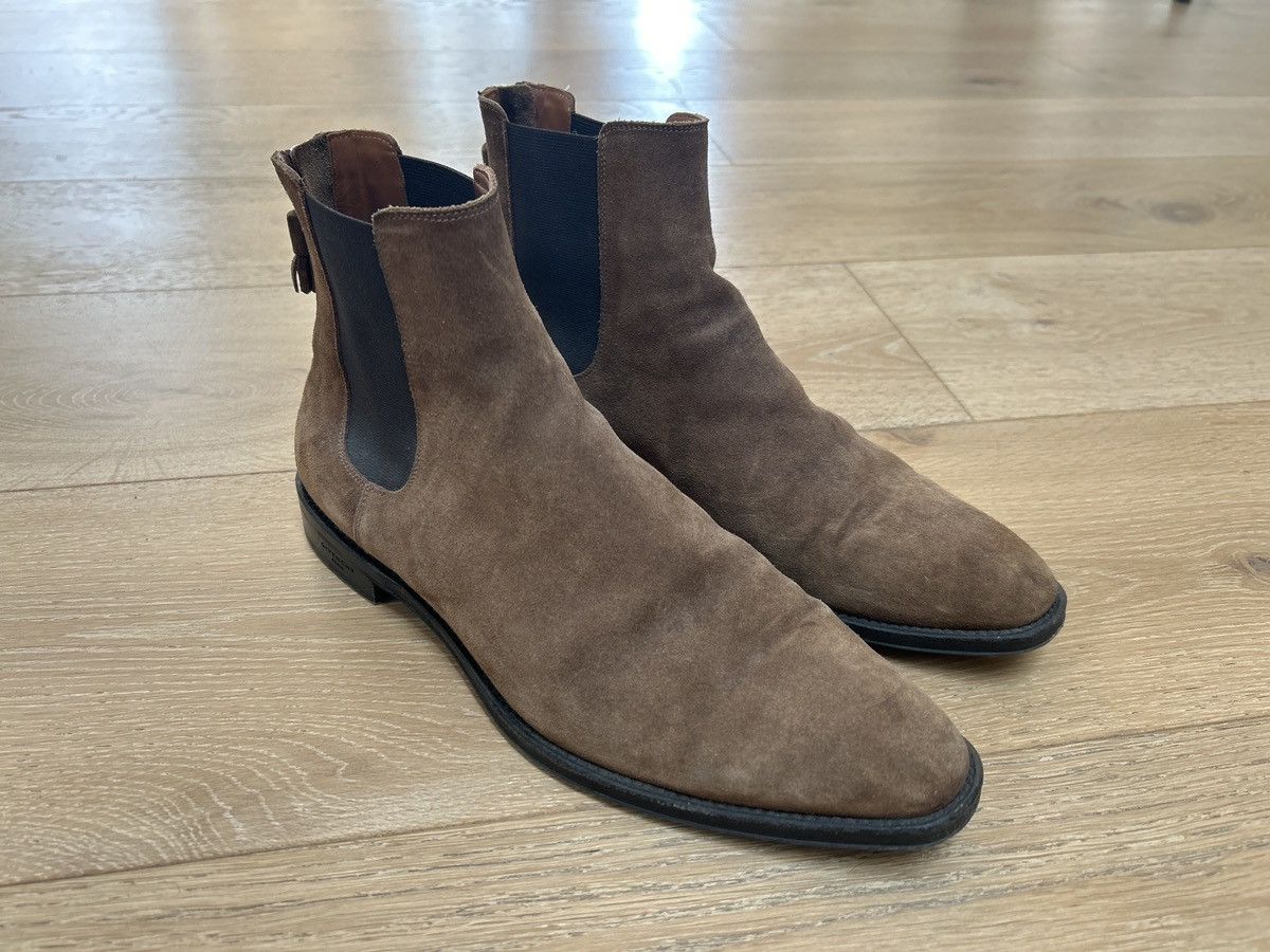 Givenchy Brown Suede Chelsea Boots Givenchy Botte Dallas Chelsea boots in tan color|BH6016H0HT23042 main image 3