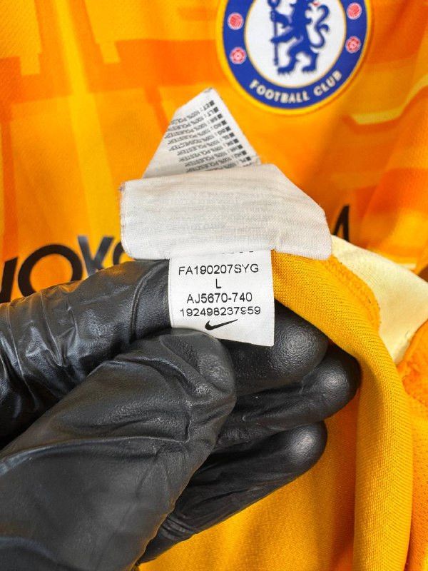 Nike CHELSEA 2019 2020 GK GOALKEEPER SHIRT JERSEY AJ5670-740 SzL Size US L / EU 52-54 / 3 - 4 Thumbnail