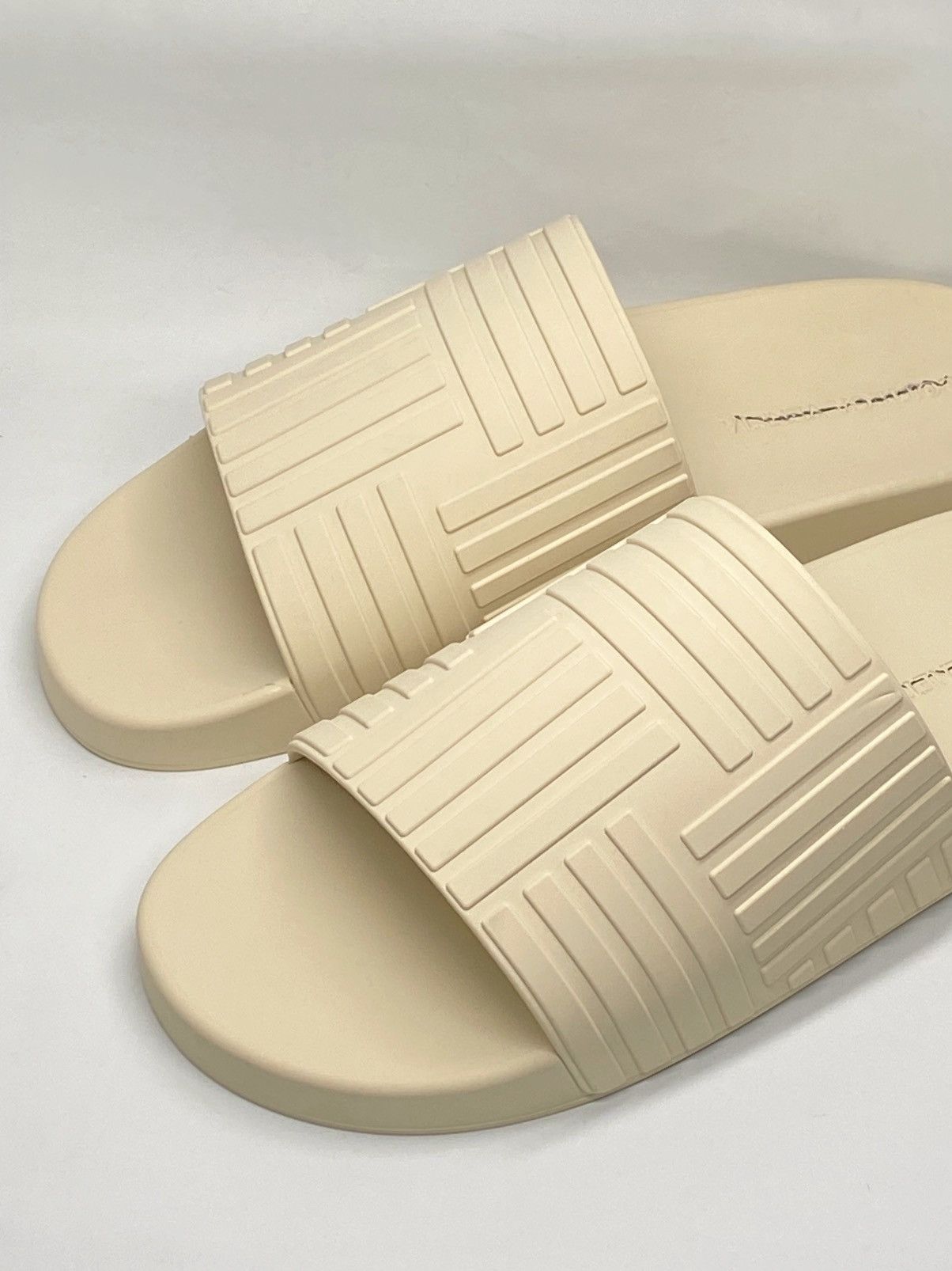 Bottega Veneta Bottega Veneta Rubber Slide Sandals size 46/us size 13 Size US 13 / EU 46 - 4 Thumbnail