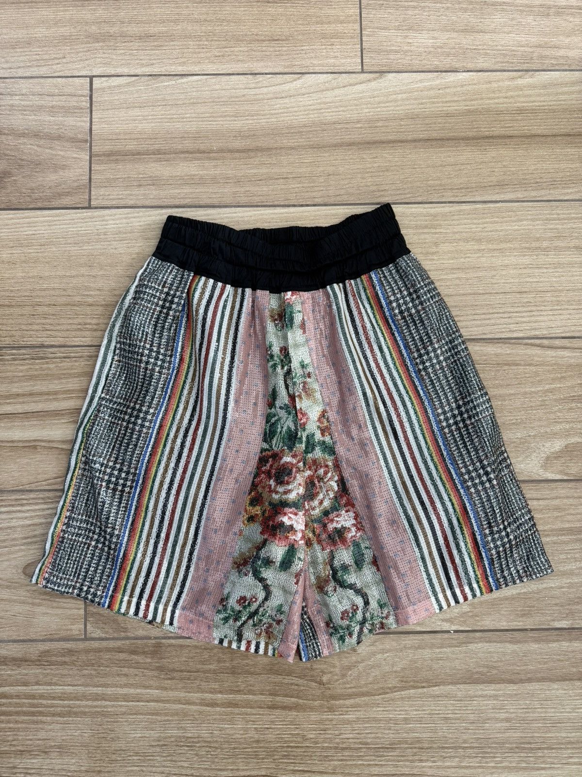 Pierre-Louis Mascia Pierre-Louis Mascia Sequins Shorts Size US 31 - 1 Thumbnail