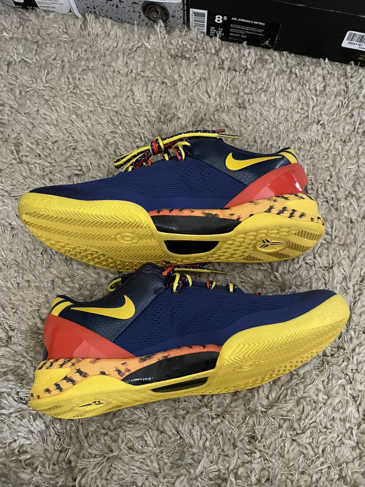 Nike Nike Kobe 8 Barcelona sz 9.5 Size US 9.5 / EU 42-43 - 3 Thumbnail