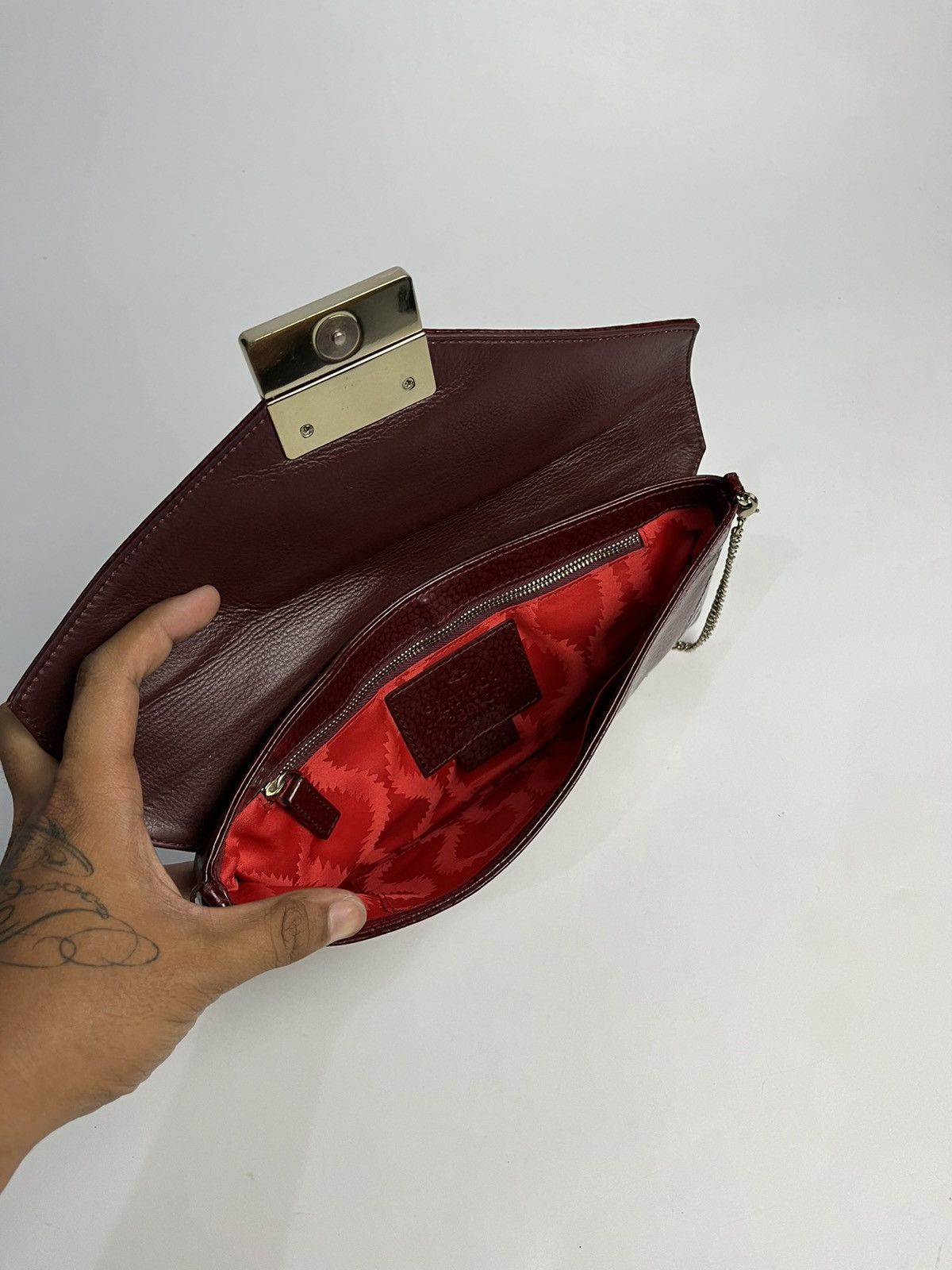 Vivienne Westwood Vivienne Westwood Oxblood Patent Leather Chain Envelope Bag Size ONE SIZE - 11 Thumbnail