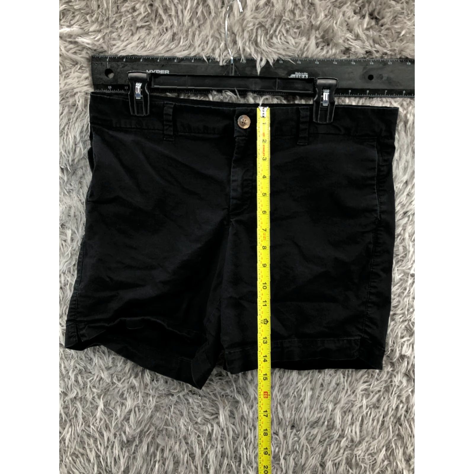 Old Navy Old Navy Everyday Shorts Womens Mid Rise Size 10 Dark Wash Black Size 32" / US 10 / IT 46 - 3 Thumbnail