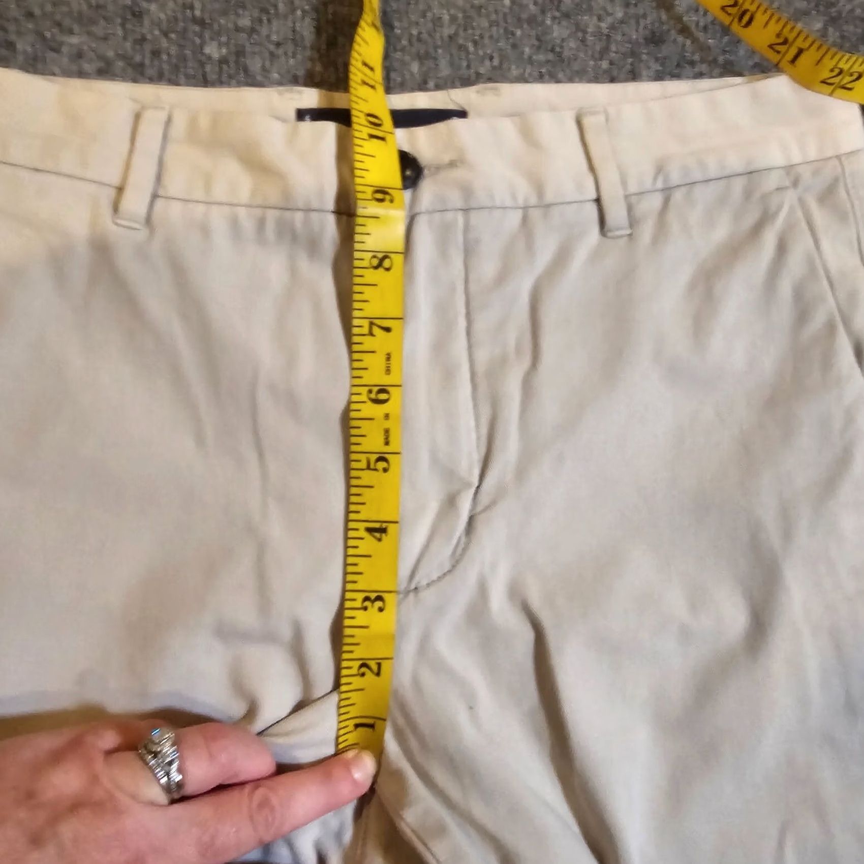 Everlane Everlane Uniform Pants Mens 31x30 Beige Chino Tapered Flat Front Casual Career Basic Pants Mens Beige Chino Tapered Flats Front Pockets 30in Inseam Size US 31 - 6 Thumbnail